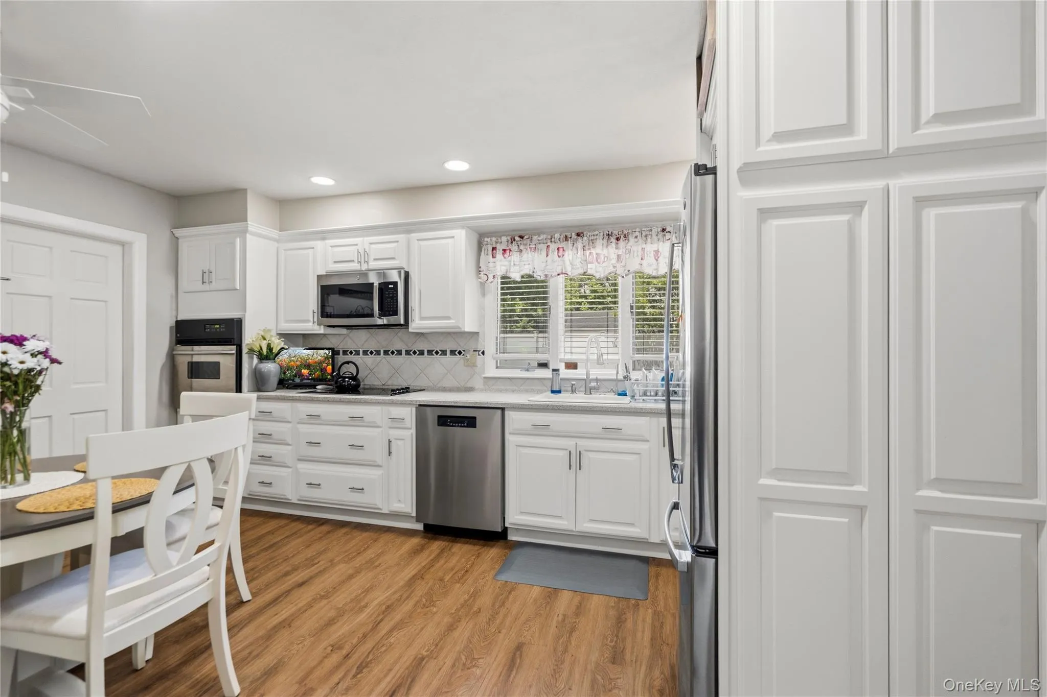 107 Clinton Avenue, Brookhaven, NY, 3 Bedrooms Bedrooms, 8 Rooms Rooms,1 BathroomBathrooms,Residential,For Rent,Clinton,0,1003891 107 Clinton Avenue, Brookhaven, NY, 3 Bedrooms Bedrooms, 8 Rooms Rooms,1 BathroomBathrooms,Residential,For Rent,Clinton,0,1003891