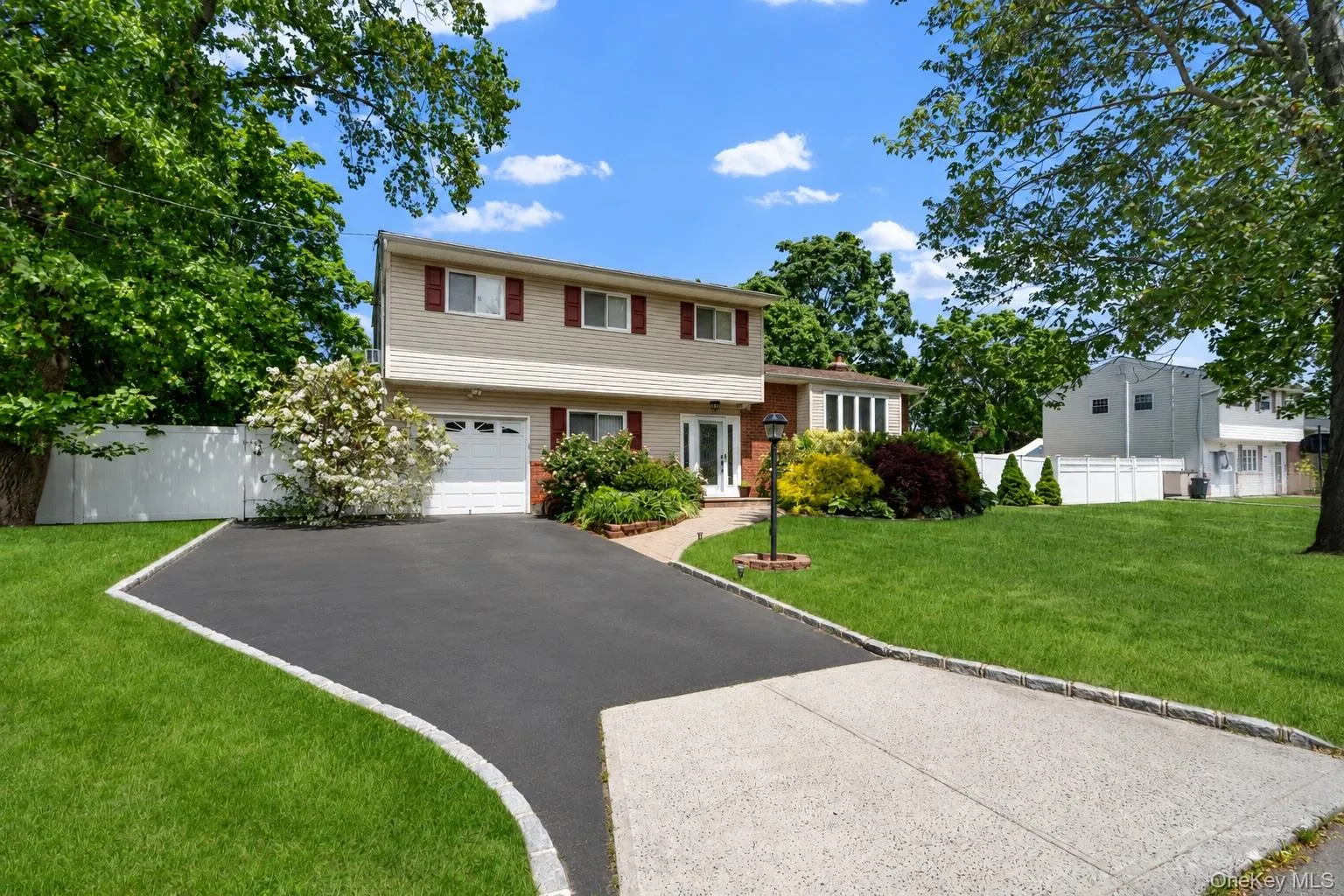 107 Clinton Avenue, Brookhaven, NY, 3 Bedrooms Bedrooms, 8 Rooms Rooms,1 BathroomBathrooms,Residential,For Rent,Clinton,0,1003891 107 Clinton Avenue, Brookhaven, NY, 3 Bedrooms Bedrooms, 8 Rooms Rooms,1 BathroomBathrooms,Residential,For Rent,Clinton,0,1003891