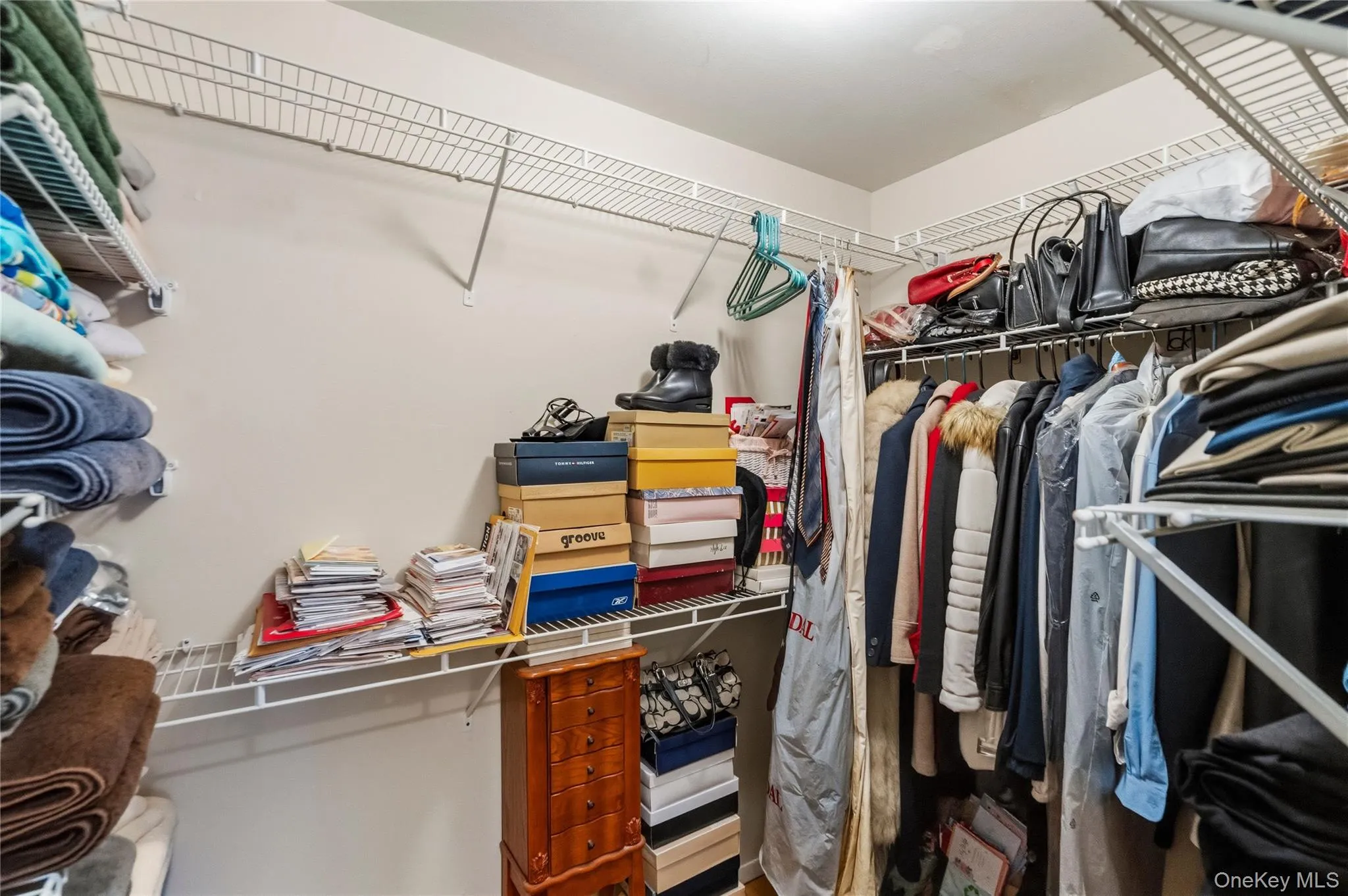 107 Clinton Avenue, Brookhaven, NY, 3 Bedrooms Bedrooms, 8 Rooms Rooms,1 BathroomBathrooms,Residential,For Rent,Clinton,0,1003891 107 Clinton Avenue, Brookhaven, NY, 3 Bedrooms Bedrooms, 8 Rooms Rooms,1 BathroomBathrooms,Residential,For Rent,Clinton,0,1003891