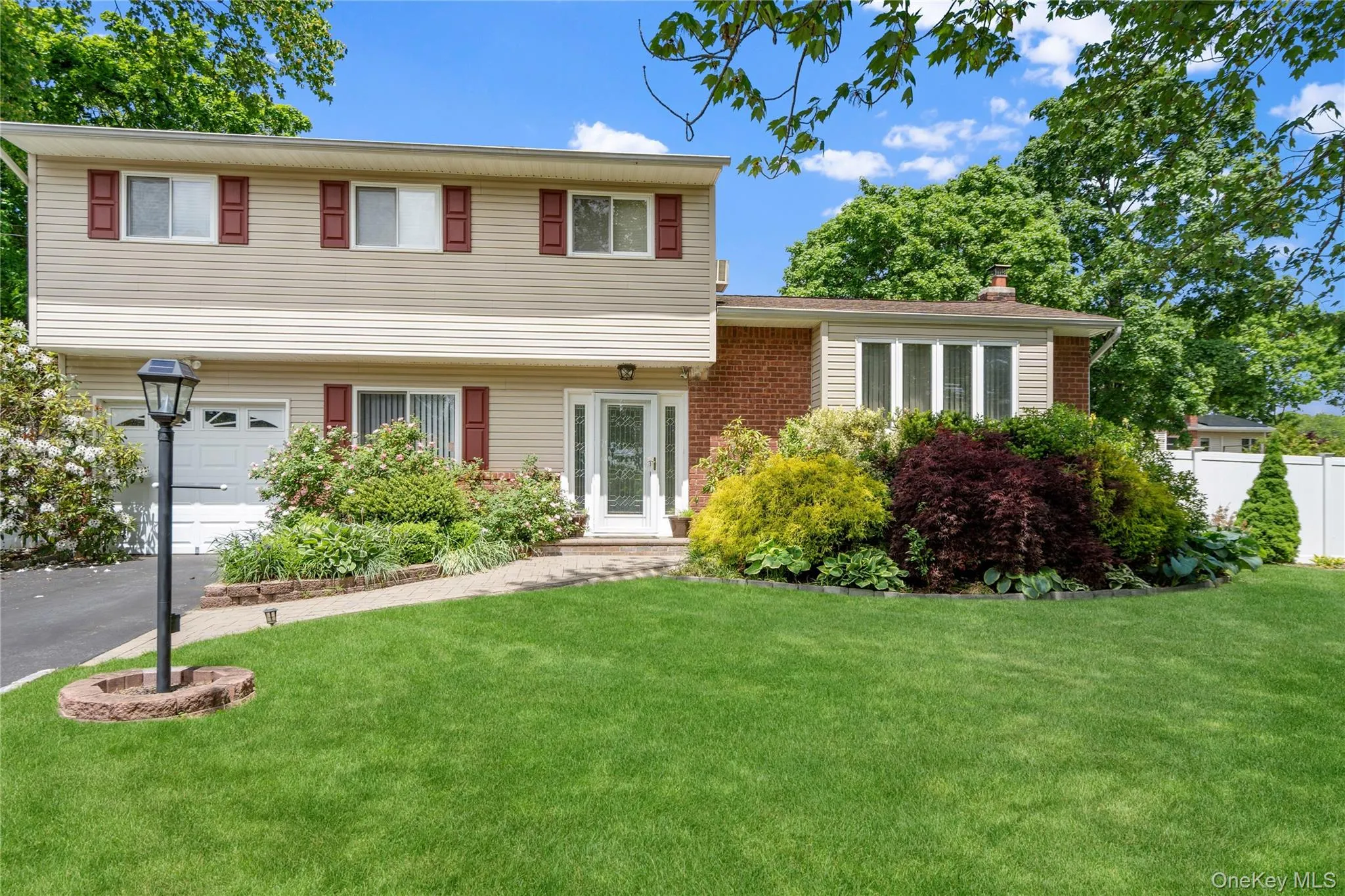 107 Clinton Avenue, Brookhaven, NY, 3 Bedrooms Bedrooms, 8 Rooms Rooms,1 BathroomBathrooms,Residential,For Rent,Clinton,0,1003891 107 Clinton Avenue, Brookhaven, NY, 3 Bedrooms Bedrooms, 8 Rooms Rooms,1 BathroomBathrooms,Residential,For Rent,Clinton,0,1003891