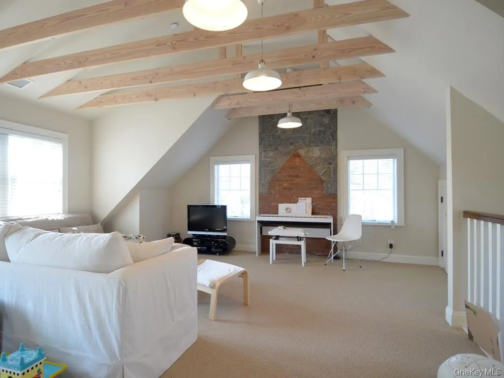 Bright, 500 square foot third floor bedroom or family room with bath. Bright, 500 square foot third floor bedroom or family room with bath.