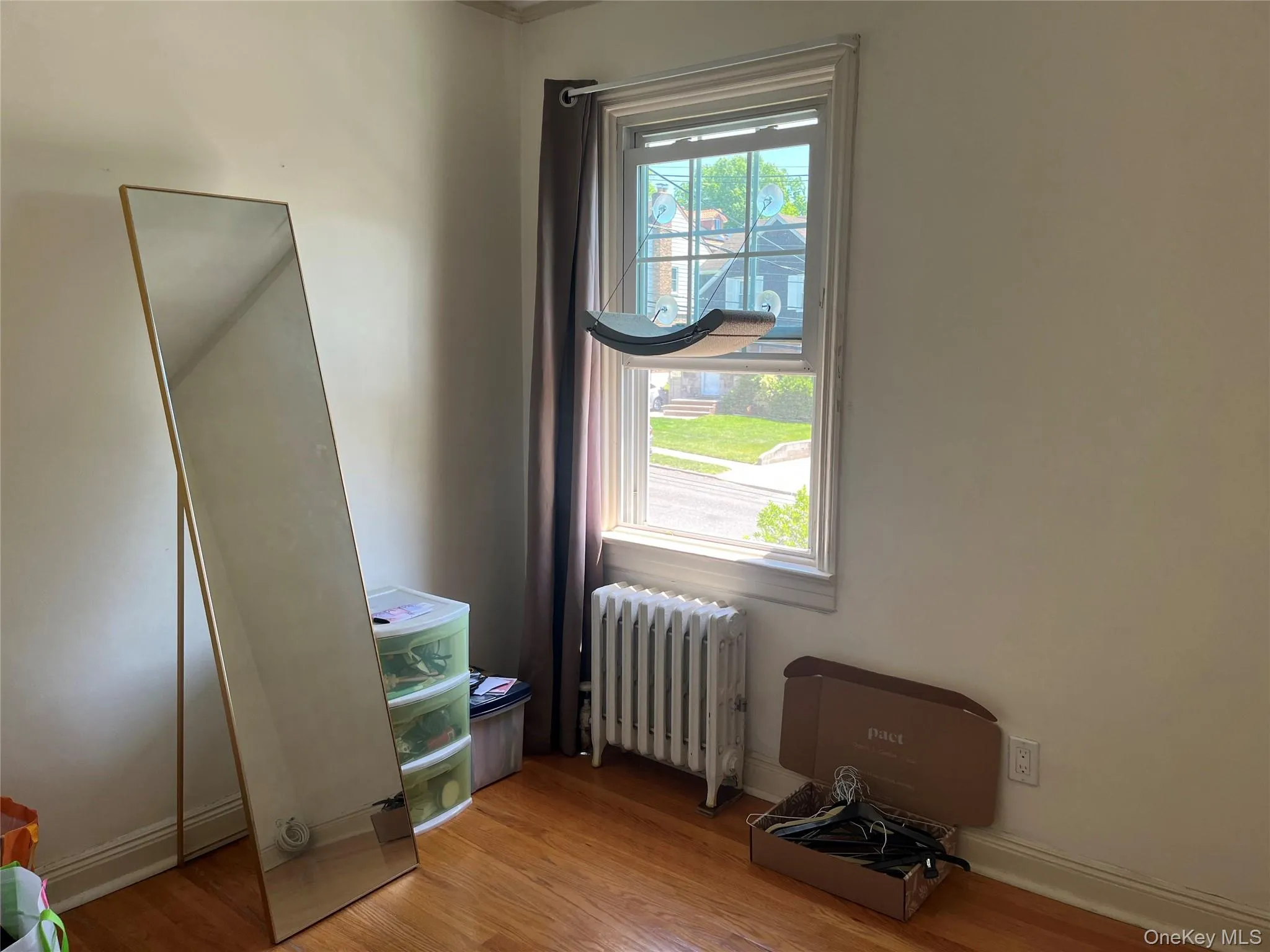 24829 Cambria Avenue, New York, NY, 3 Bedrooms Bedrooms, 7 Rooms Rooms,1 BathroomBathrooms,Residential Lease,For Rent,Cambria,0,1003902 24829 Cambria Avenue, New York, NY, 3 Bedrooms Bedrooms, 7 Rooms Rooms,1 BathroomBathrooms,Residential Lease,For Rent,Cambria,0,1003902
