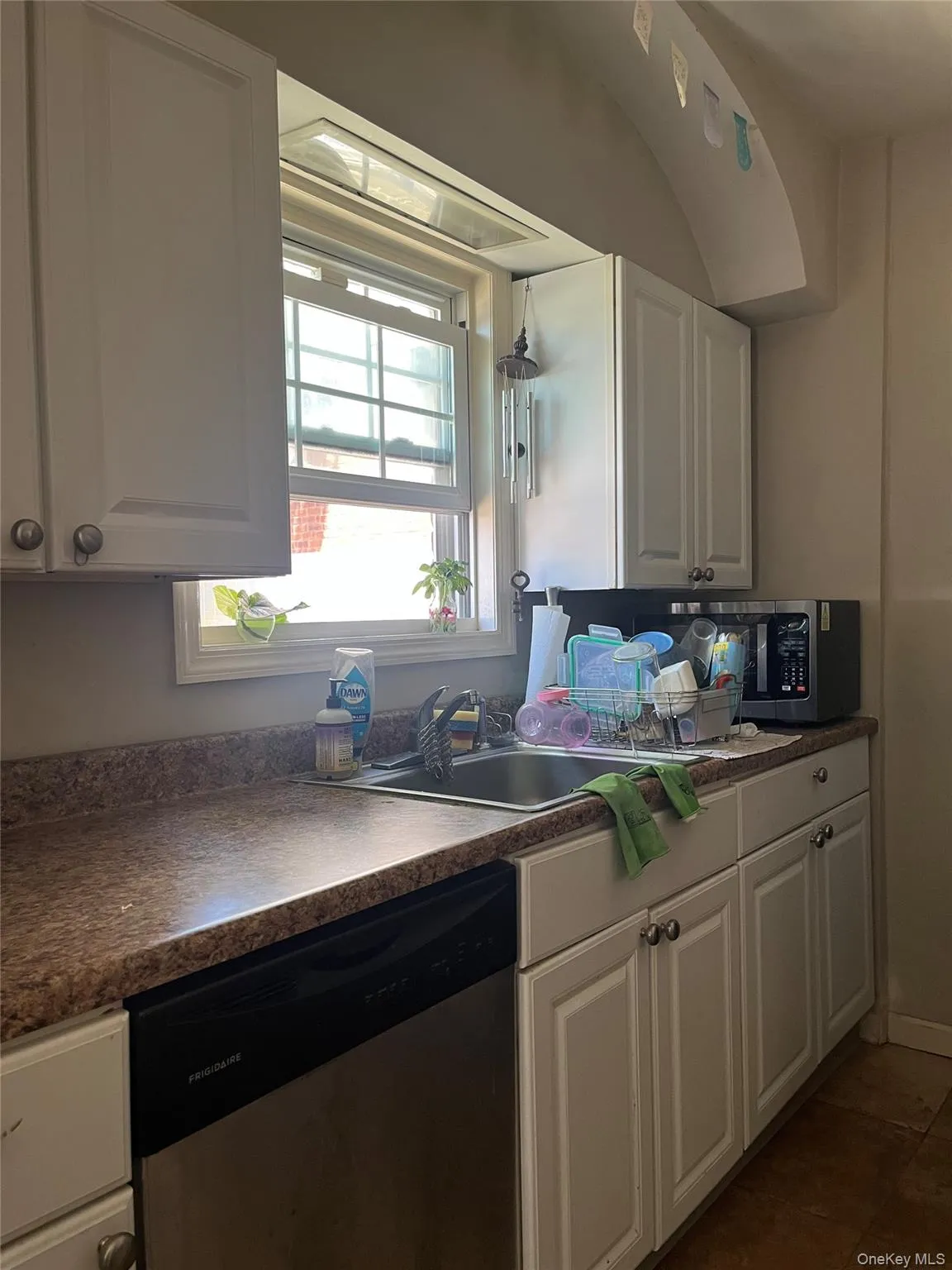 24829 Cambria Avenue, New York, NY, 3 Bedrooms Bedrooms, 7 Rooms Rooms,1 BathroomBathrooms,Residential Lease,For Rent,Cambria,0,1003902 24829 Cambria Avenue, New York, NY, 3 Bedrooms Bedrooms, 7 Rooms Rooms,1 BathroomBathrooms,Residential Lease,For Rent,Cambria,0,1003902