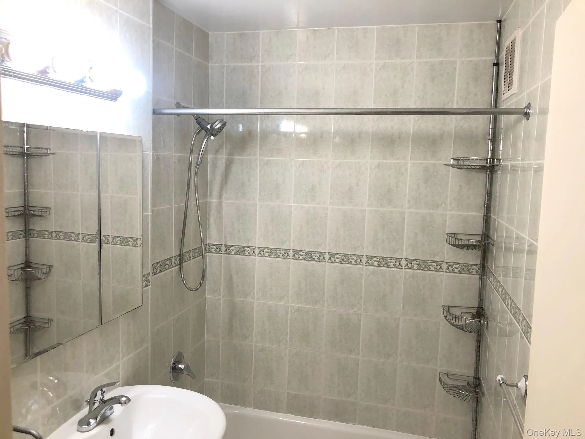 59-30 108 Street, New York, NY, 1 Bedroom Bedrooms, 4 Rooms Rooms,1 BathroomBathrooms,Residential,For Rent,108,0,1003912 59-30 108 Street, New York, NY, 1 Bedroom Bedrooms, 4 Rooms Rooms,1 BathroomBathrooms,Residential,For Rent,108,0,1003912