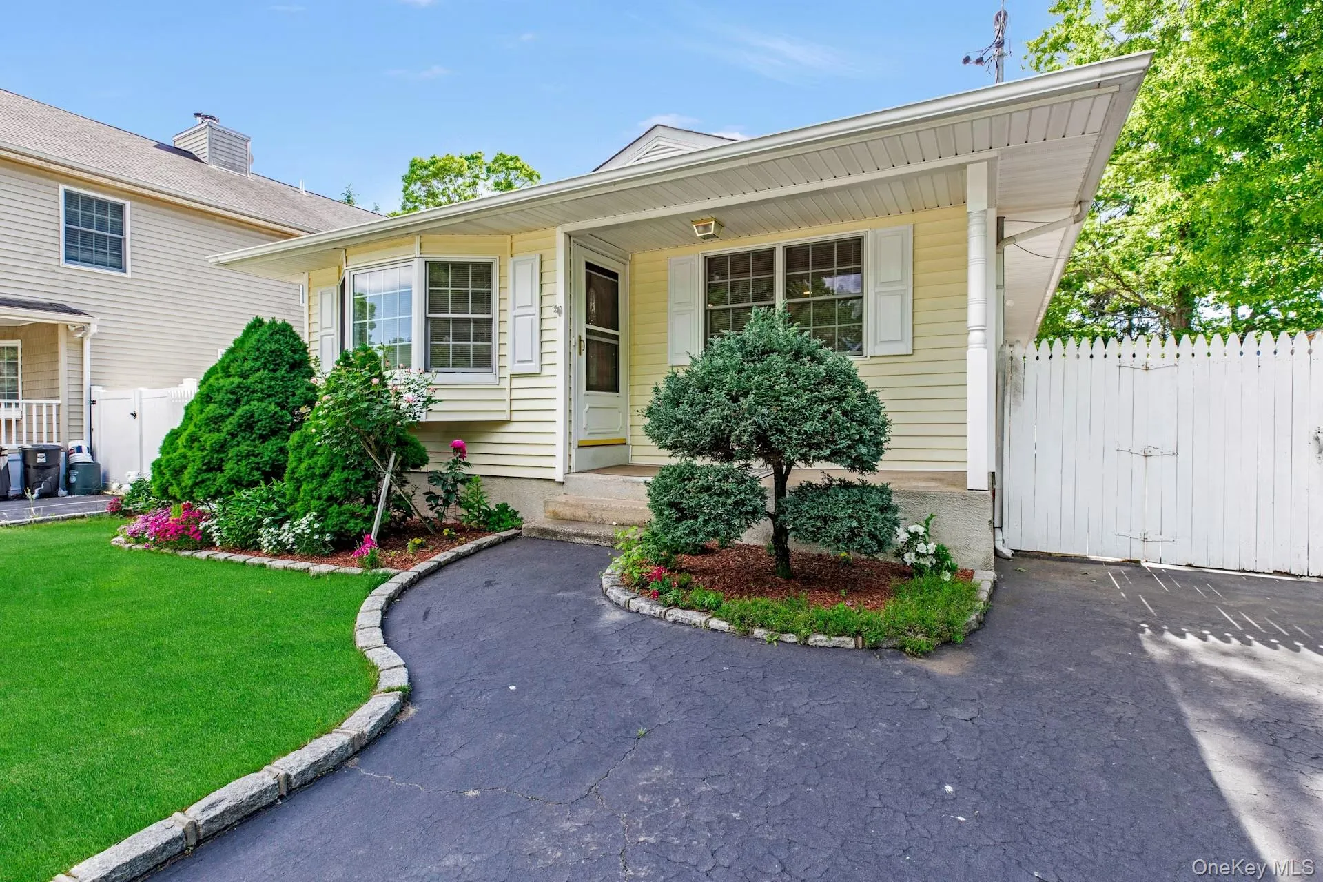 30 Paul Drive, Brookhaven, NY, 3 Bedrooms Bedrooms, 6 Rooms Rooms,1 BathroomBathrooms,Residential,For Rent,Paul,0,1003917 30 Paul Drive, Brookhaven, NY, 3 Bedrooms Bedrooms, 6 Rooms Rooms,1 BathroomBathrooms,Residential,For Rent,Paul,0,1003917