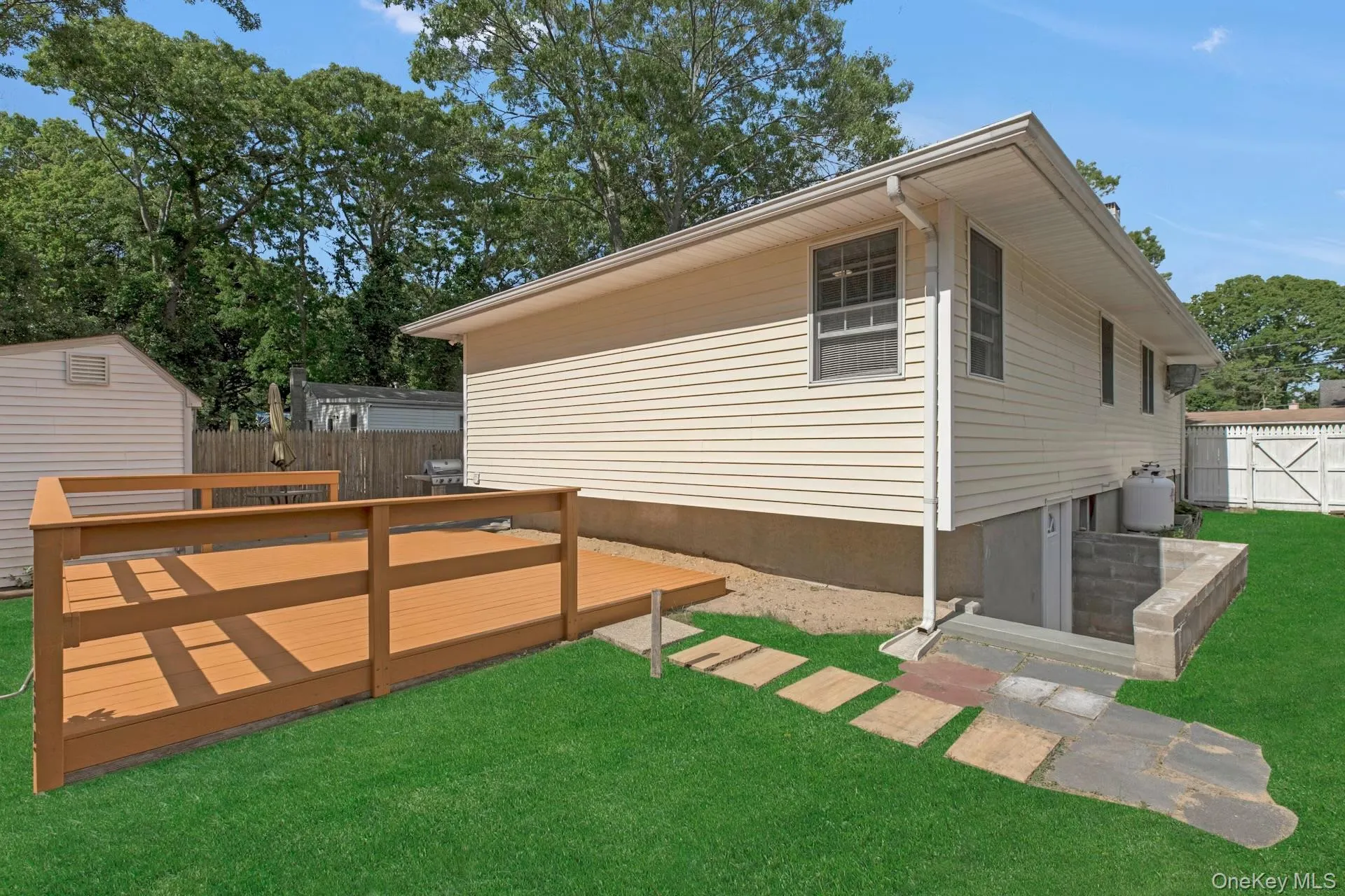 30 Paul Drive, Brookhaven, NY, 3 Bedrooms Bedrooms, 6 Rooms Rooms,1 BathroomBathrooms,Residential,For Rent,Paul,0,1003917 30 Paul Drive, Brookhaven, NY, 3 Bedrooms Bedrooms, 6 Rooms Rooms,1 BathroomBathrooms,Residential,For Rent,Paul,0,1003917