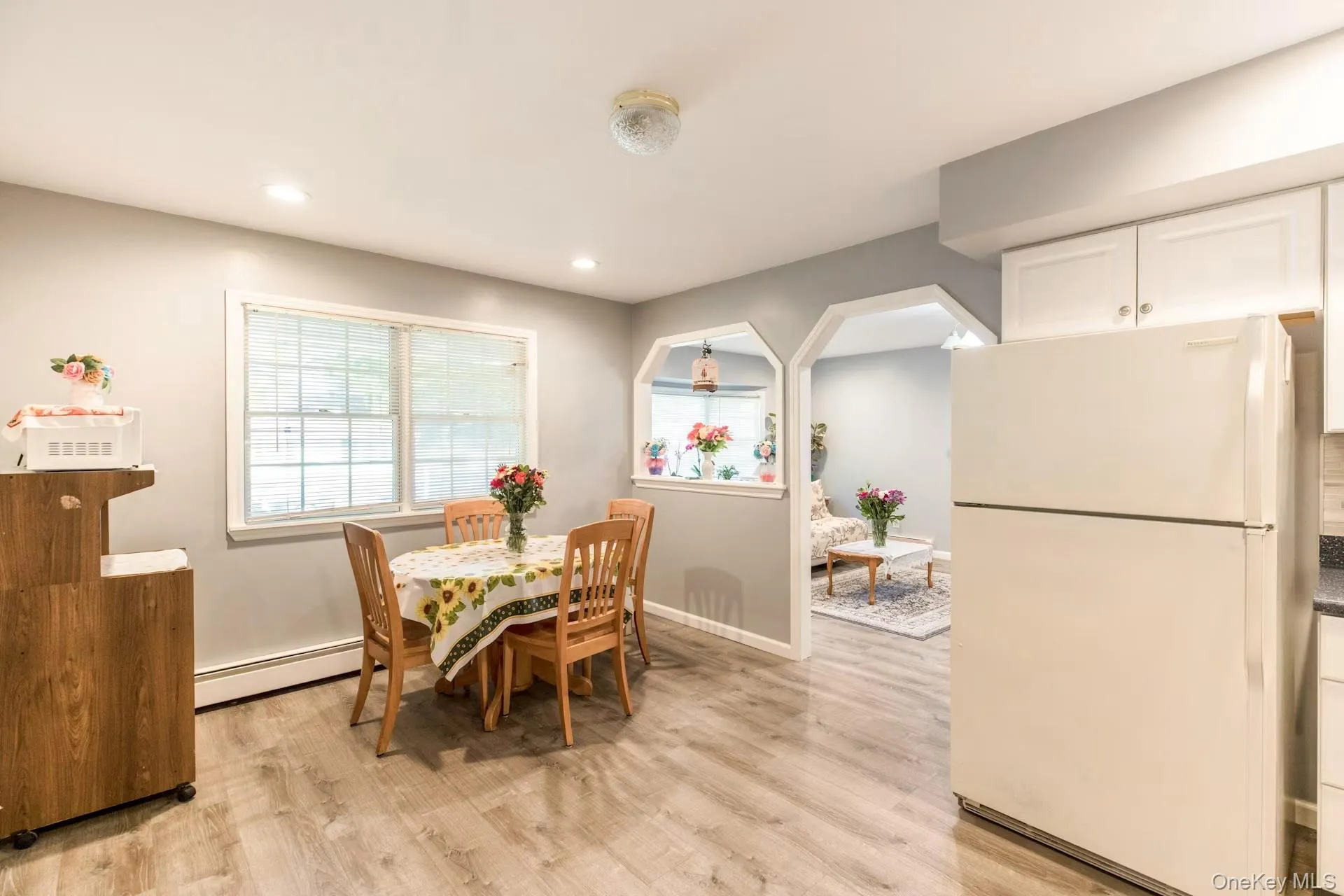 30 Paul Drive, Brookhaven, NY, 3 Bedrooms Bedrooms, 6 Rooms Rooms,1 BathroomBathrooms,Residential,For Rent,Paul,0,1003917 30 Paul Drive, Brookhaven, NY, 3 Bedrooms Bedrooms, 6 Rooms Rooms,1 BathroomBathrooms,Residential,For Rent,Paul,0,1003917