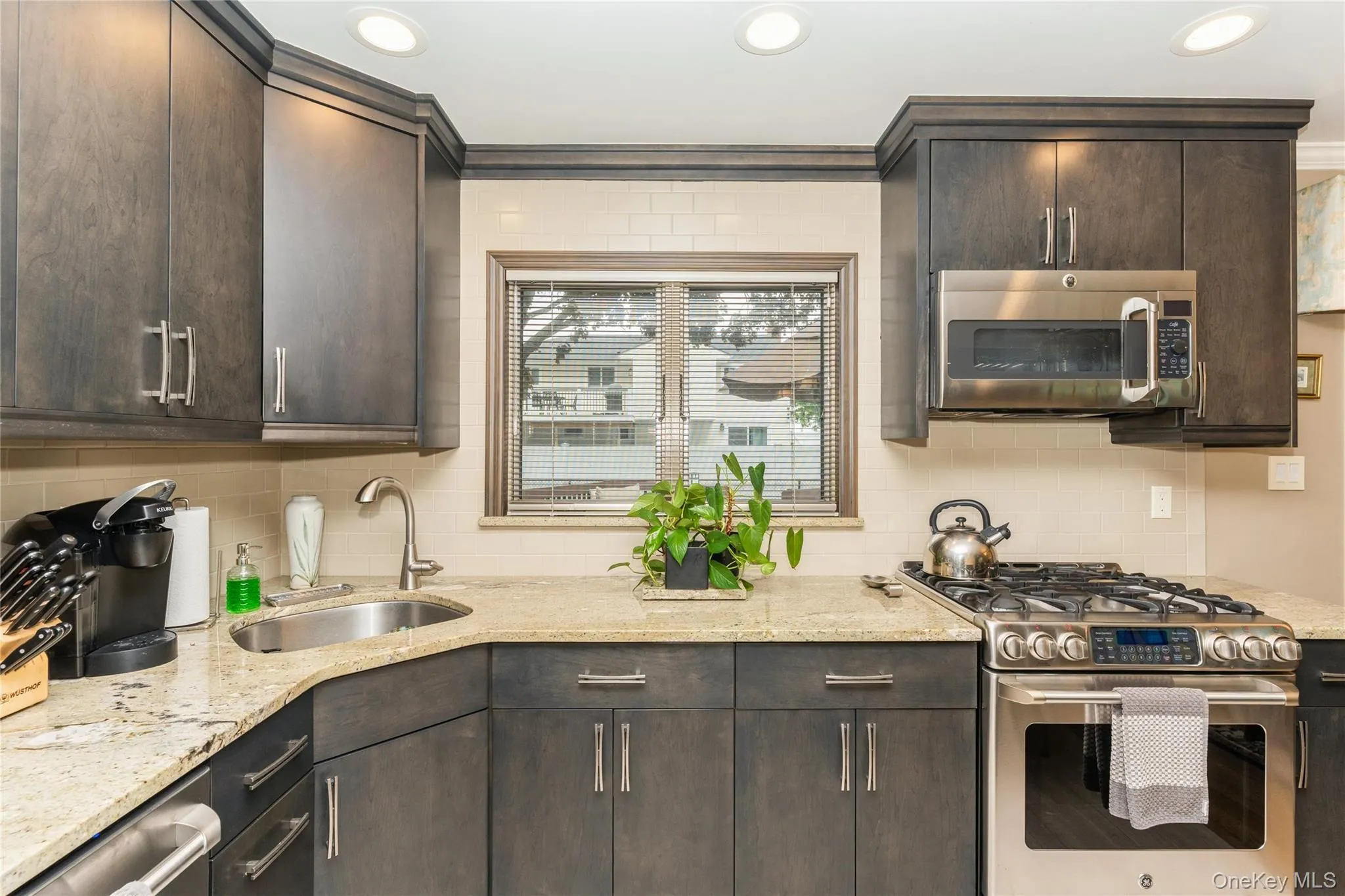 2772 Riverside Avenue, Hempstead, NY, 3 Bedrooms Bedrooms, 7 Rooms Rooms,2 BathroomsBathrooms,Residential,For Rent,Riverside,0,1003920 2772 Riverside Avenue, Hempstead, NY, 3 Bedrooms Bedrooms, 7 Rooms Rooms,2 BathroomsBathrooms,Residential,For Rent,Riverside,0,1003920