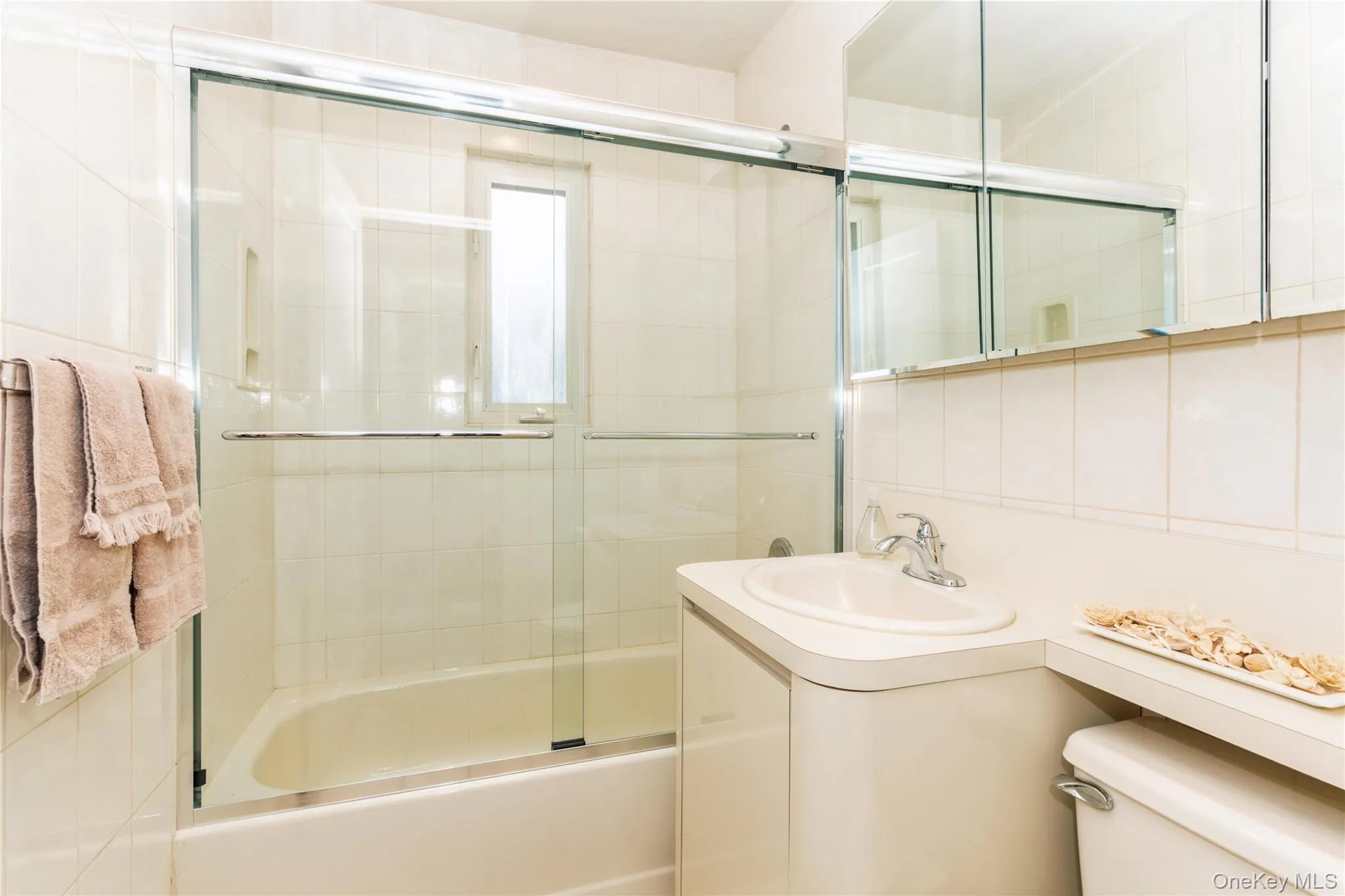 2772 Riverside Avenue, Hempstead, NY, 3 Bedrooms Bedrooms, 7 Rooms Rooms,2 BathroomsBathrooms,Residential,For Rent,Riverside,0,1003920 2772 Riverside Avenue, Hempstead, NY, 3 Bedrooms Bedrooms, 7 Rooms Rooms,2 BathroomsBathrooms,Residential,For Rent,Riverside,0,1003920