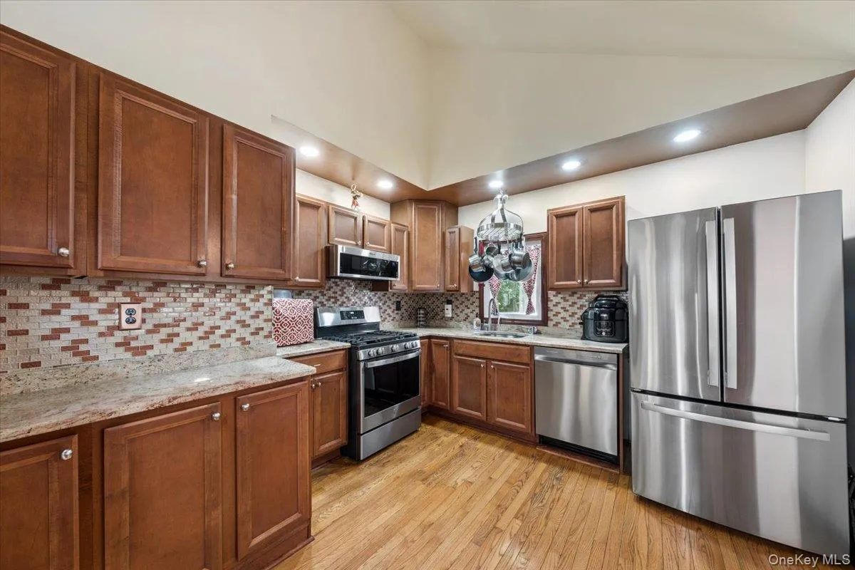 118 Hewitt Street, Putnam Valley, NY, 2 Bedrooms Bedrooms, 6 Rooms Rooms,2 BathroomsBathrooms,Residential,For Rent,Hewitt,0,1003928 118 Hewitt Street, Putnam Valley, NY, 2 Bedrooms Bedrooms, 6 Rooms Rooms,2 BathroomsBathrooms,Residential,For Rent,Hewitt,0,1003928