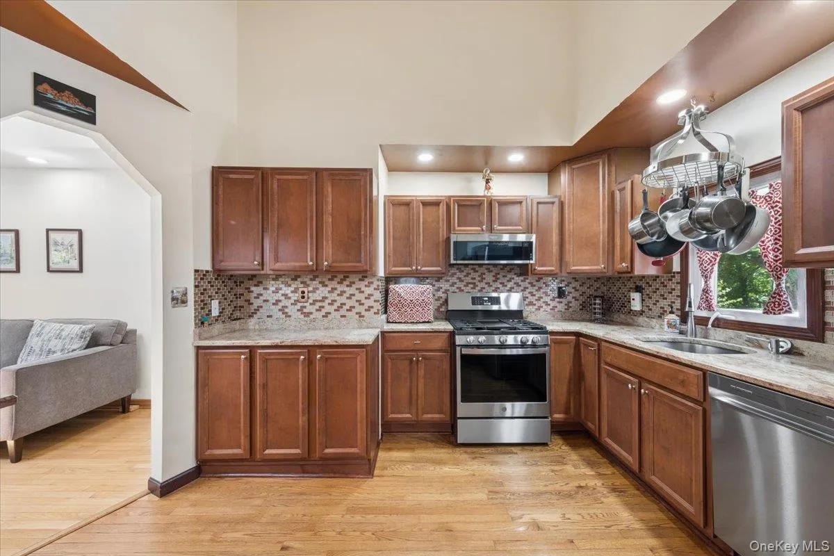 118 Hewitt Street, Putnam Valley, NY, 2 Bedrooms Bedrooms, 6 Rooms Rooms,2 BathroomsBathrooms,Residential,For Rent,Hewitt,0,1003928 118 Hewitt Street, Putnam Valley, NY, 2 Bedrooms Bedrooms, 6 Rooms Rooms,2 BathroomsBathrooms,Residential,For Rent,Hewitt,0,1003928