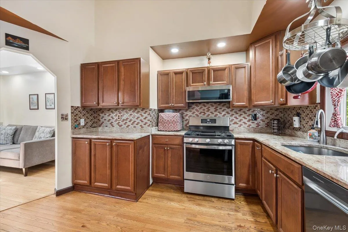 118 Hewitt Street, Putnam Valley, NY, 2 Bedrooms Bedrooms, 6 Rooms Rooms,2 BathroomsBathrooms,Residential,For Rent,Hewitt,0,1003928 118 Hewitt Street, Putnam Valley, NY, 2 Bedrooms Bedrooms, 6 Rooms Rooms,2 BathroomsBathrooms,Residential,For Rent,Hewitt,0,1003928