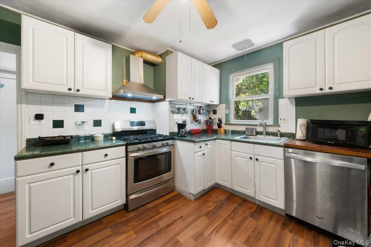 184 Lake Drive, Putnam Valley, NY, 3 Bedrooms Bedrooms, 6 Rooms Rooms,1 BathroomBathrooms,Residential,For Rent,Lake,0,1003930 184 Lake Drive, Putnam Valley, NY, 3 Bedrooms Bedrooms, 6 Rooms Rooms,1 BathroomBathrooms,Residential,For Rent,Lake,0,1003930