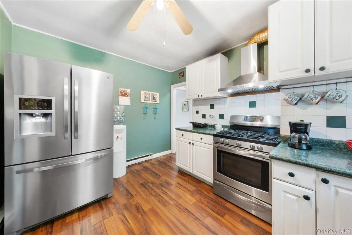 184 Lake Drive, Putnam Valley, NY, 3 Bedrooms Bedrooms, 6 Rooms Rooms,1 BathroomBathrooms,Residential,For Rent,Lake,0,1003930 184 Lake Drive, Putnam Valley, NY, 3 Bedrooms Bedrooms, 6 Rooms Rooms,1 BathroomBathrooms,Residential,For Rent,Lake,0,1003930
