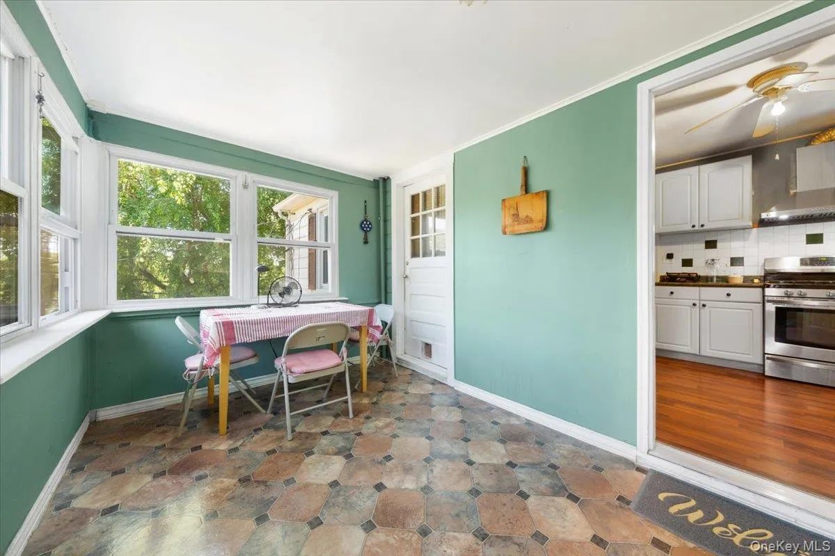 184 Lake Drive, Putnam Valley, NY, 3 Bedrooms Bedrooms, 6 Rooms Rooms,1 BathroomBathrooms,Residential,For Rent,Lake,0,1003930 184 Lake Drive, Putnam Valley, NY, 3 Bedrooms Bedrooms, 6 Rooms Rooms,1 BathroomBathrooms,Residential,For Rent,Lake,0,1003930