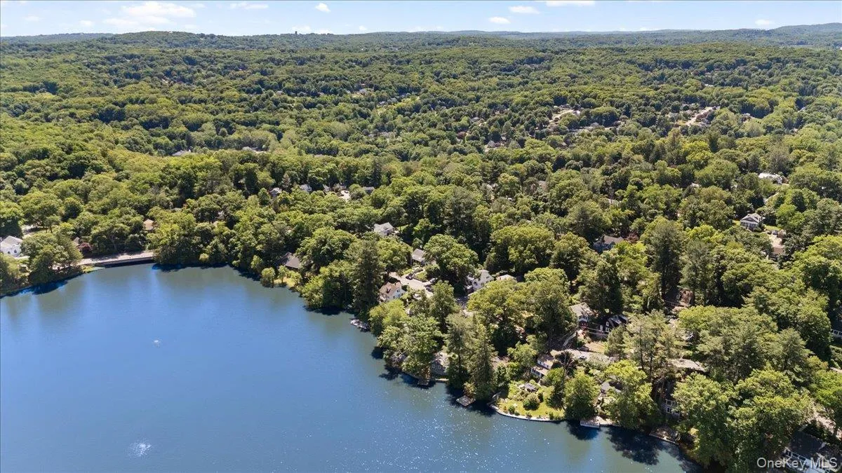 184 Lake Drive, Putnam Valley, NY, 3 Bedrooms Bedrooms, 6 Rooms Rooms,1 BathroomBathrooms,Residential,For Rent,Lake,0,1003930 184 Lake Drive, Putnam Valley, NY, 3 Bedrooms Bedrooms, 6 Rooms Rooms,1 BathroomBathrooms,Residential,For Rent,Lake,0,1003930