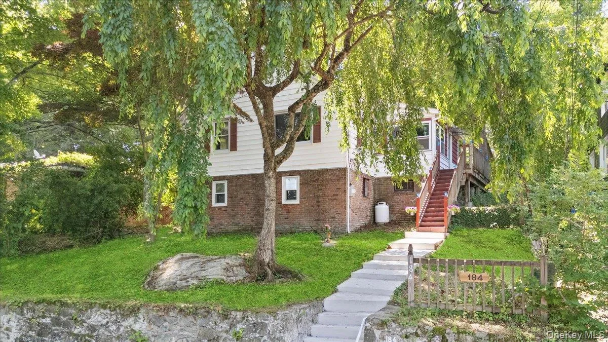 184 Lake Drive, Putnam Valley, NY, 3 Bedrooms Bedrooms, 6 Rooms Rooms,1 BathroomBathrooms,Residential,For Rent,Lake,0,1003930 184 Lake Drive, Putnam Valley, NY, 3 Bedrooms Bedrooms, 6 Rooms Rooms,1 BathroomBathrooms,Residential,For Rent,Lake,0,1003930