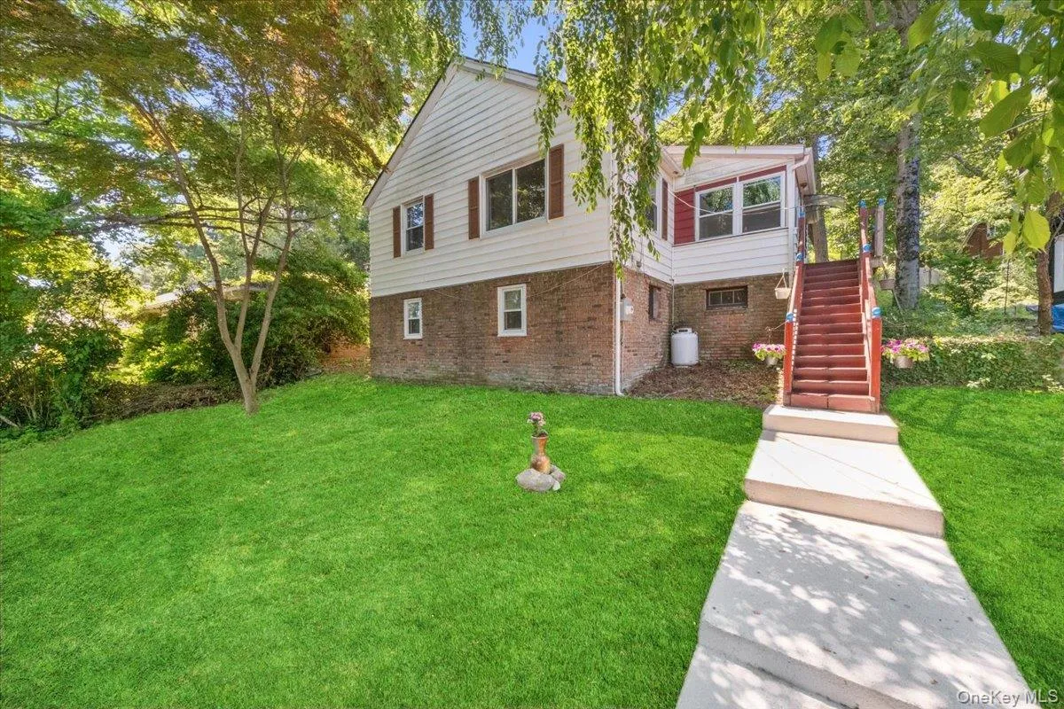 184 Lake Drive, Putnam Valley, NY, 3 Bedrooms Bedrooms, 6 Rooms Rooms,1 BathroomBathrooms,Residential,For Rent,Lake,0,1003930 184 Lake Drive, Putnam Valley, NY, 3 Bedrooms Bedrooms, 6 Rooms Rooms,1 BathroomBathrooms,Residential,For Rent,Lake,0,1003930