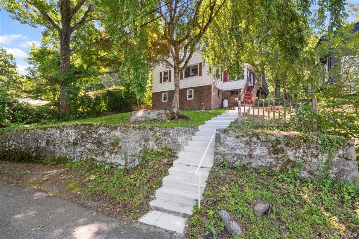 184 Lake Drive, Putnam Valley, NY, 3 Bedrooms Bedrooms, 6 Rooms Rooms,1 BathroomBathrooms,Residential,For Rent,Lake,0,1003930 184 Lake Drive, Putnam Valley, NY, 3 Bedrooms Bedrooms, 6 Rooms Rooms,1 BathroomBathrooms,Residential,For Rent,Lake,0,1003930