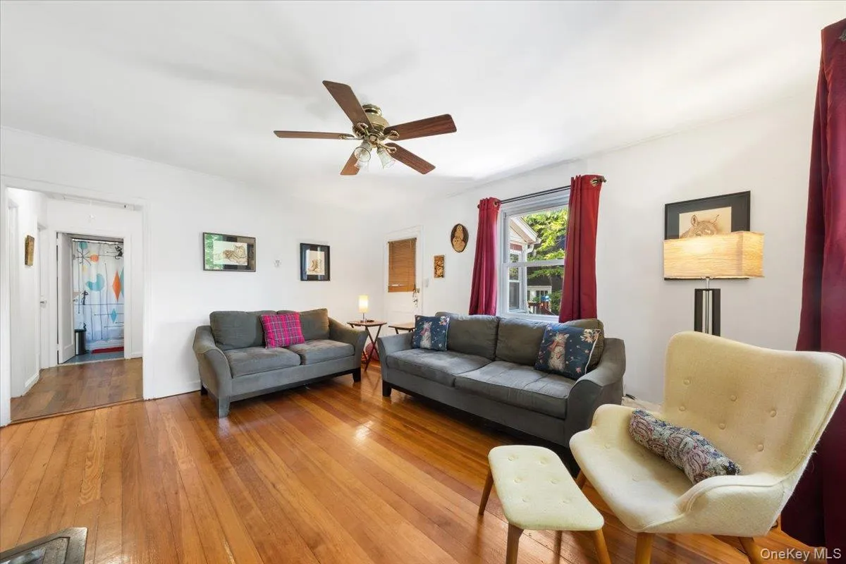 184 Lake Drive, Putnam Valley, NY, 3 Bedrooms Bedrooms, 6 Rooms Rooms,1 BathroomBathrooms,Residential,For Rent,Lake,0,1003930 184 Lake Drive, Putnam Valley, NY, 3 Bedrooms Bedrooms, 6 Rooms Rooms,1 BathroomBathrooms,Residential,For Rent,Lake,0,1003930