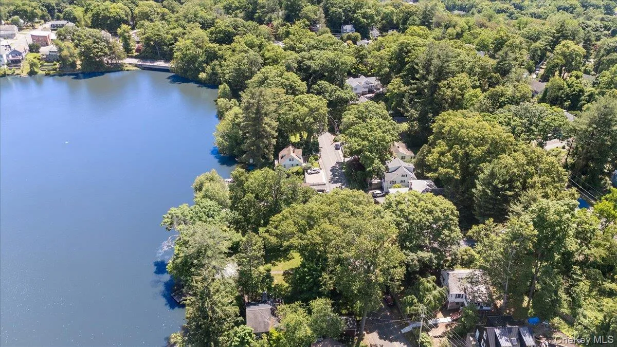 184 Lake Drive, Putnam Valley, NY, 3 Bedrooms Bedrooms, 6 Rooms Rooms,1 BathroomBathrooms,Residential,For Rent,Lake,0,1003930 184 Lake Drive, Putnam Valley, NY, 3 Bedrooms Bedrooms, 6 Rooms Rooms,1 BathroomBathrooms,Residential,For Rent,Lake,0,1003930