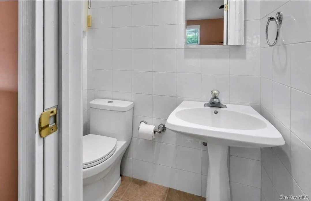 170 9th Street, Babylon, NY, 3 Bedrooms Bedrooms, 6 Rooms Rooms,1 BathroomBathrooms,Residential,For Rent,9th,0,1003940 170 9th Street, Babylon, NY, 3 Bedrooms Bedrooms, 6 Rooms Rooms,1 BathroomBathrooms,Residential,For Rent,9th,0,1003940