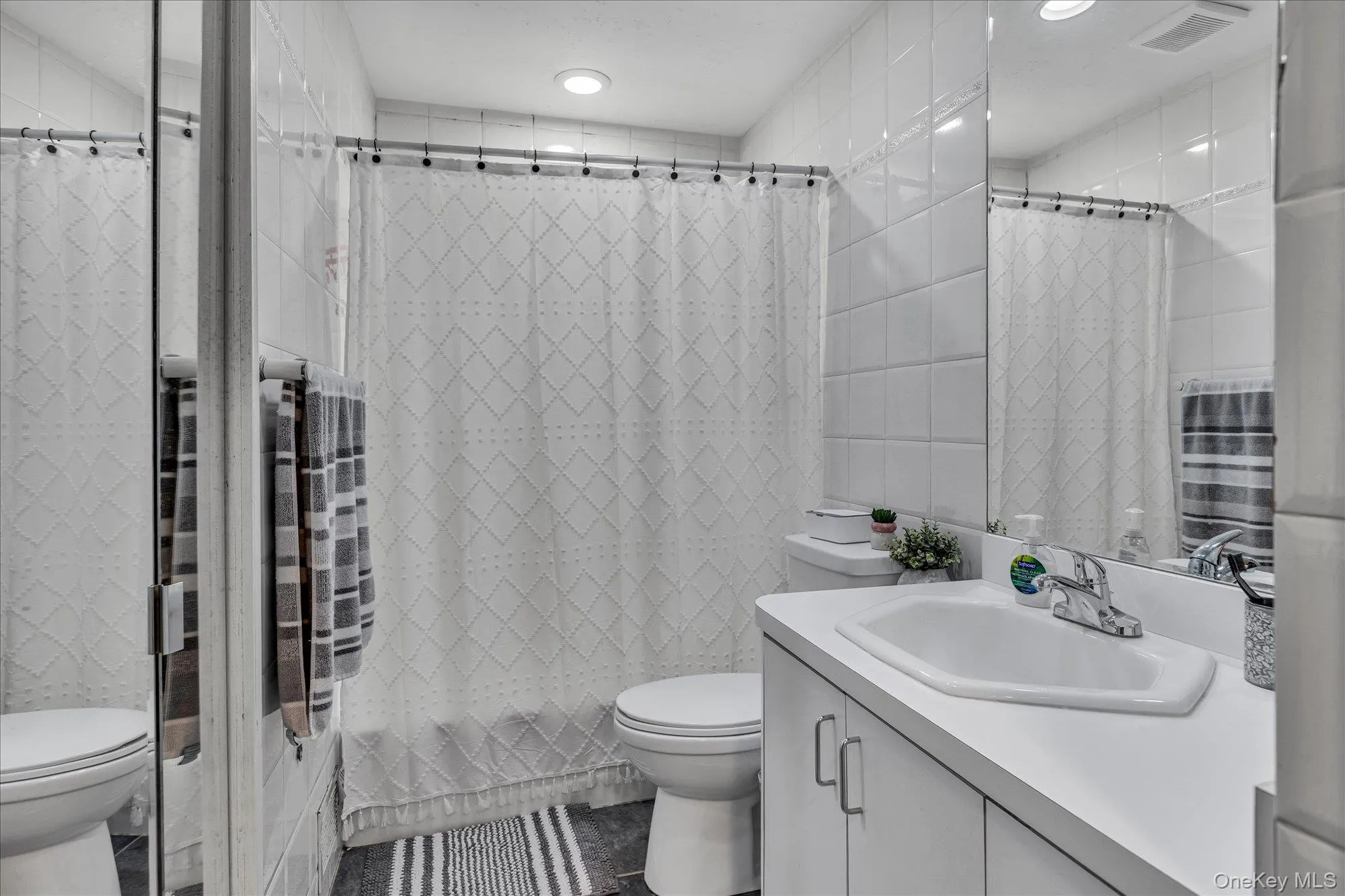 170 9th Street, Babylon, NY, 3 Bedrooms Bedrooms, 6 Rooms Rooms,1 BathroomBathrooms,Residential,For Rent,9th,0,1003940 170 9th Street, Babylon, NY, 3 Bedrooms Bedrooms, 6 Rooms Rooms,1 BathroomBathrooms,Residential,For Rent,9th,0,1003940