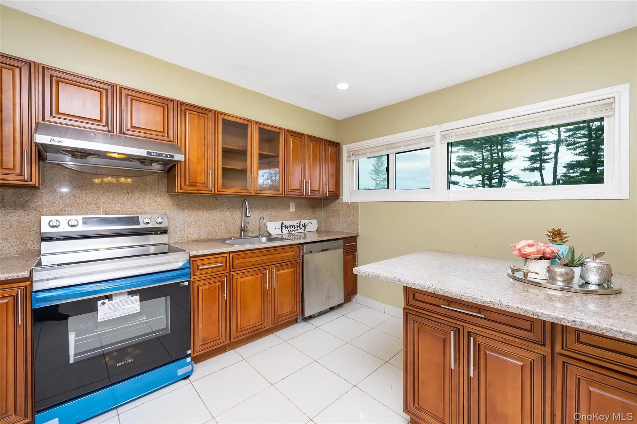 201 Sprucewood Drive, Hempstead, NY, 5 Bedrooms Bedrooms, 10 Rooms Rooms,2 BathroomsBathrooms,Residential Lease,For Rent,Sprucewood,0,1003943 201 Sprucewood Drive, Hempstead, NY, 5 Bedrooms Bedrooms, 10 Rooms Rooms,2 BathroomsBathrooms,Residential Lease,For Rent,Sprucewood,0,1003943