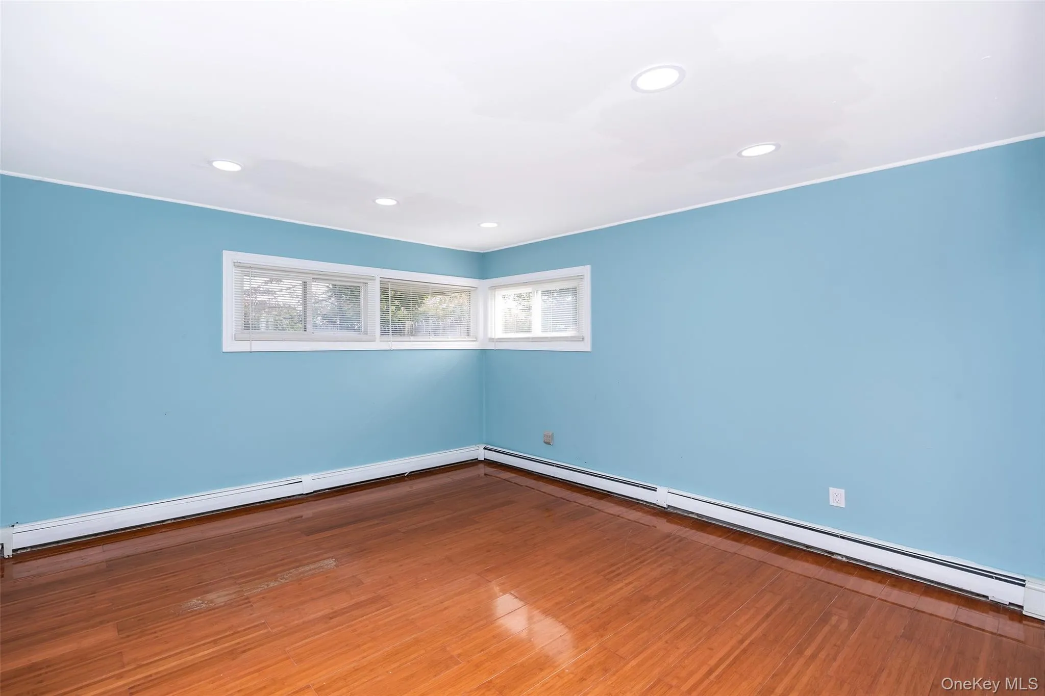 201 Sprucewood Drive, Hempstead, NY, 5 Bedrooms Bedrooms, 10 Rooms Rooms,2 BathroomsBathrooms,Residential Lease,For Rent,Sprucewood,0,1003943 201 Sprucewood Drive, Hempstead, NY, 5 Bedrooms Bedrooms, 10 Rooms Rooms,2 BathroomsBathrooms,Residential Lease,For Rent,Sprucewood,0,1003943