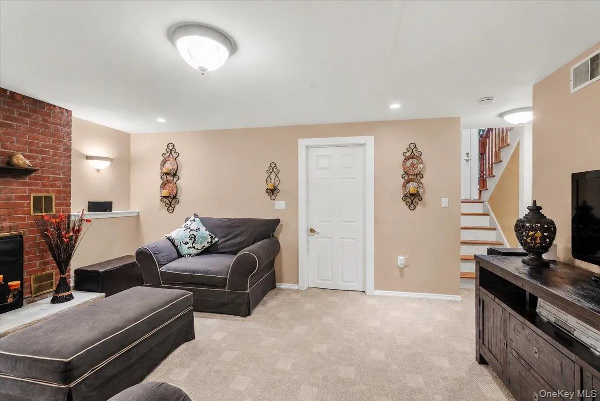 134 Linden Lane, Monroe, NY, 3 Bedrooms Bedrooms, 9 Rooms Rooms,2 BathroomsBathrooms,Residential,For Rent,Linden,0,1003948 134 Linden Lane, Monroe, NY, 3 Bedrooms Bedrooms, 9 Rooms Rooms,2 BathroomsBathrooms,Residential,For Rent,Linden,0,1003948