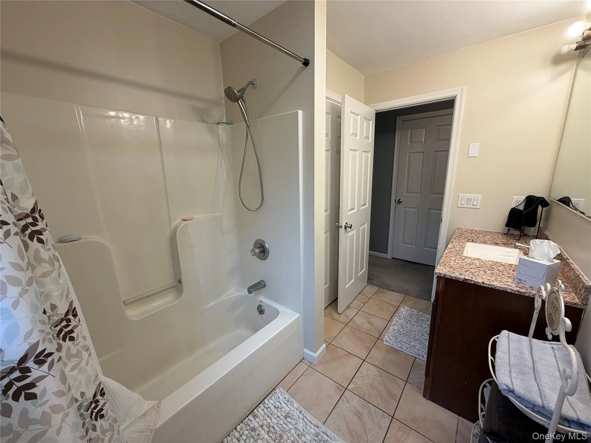 2nd bathroom 2nd bathroom