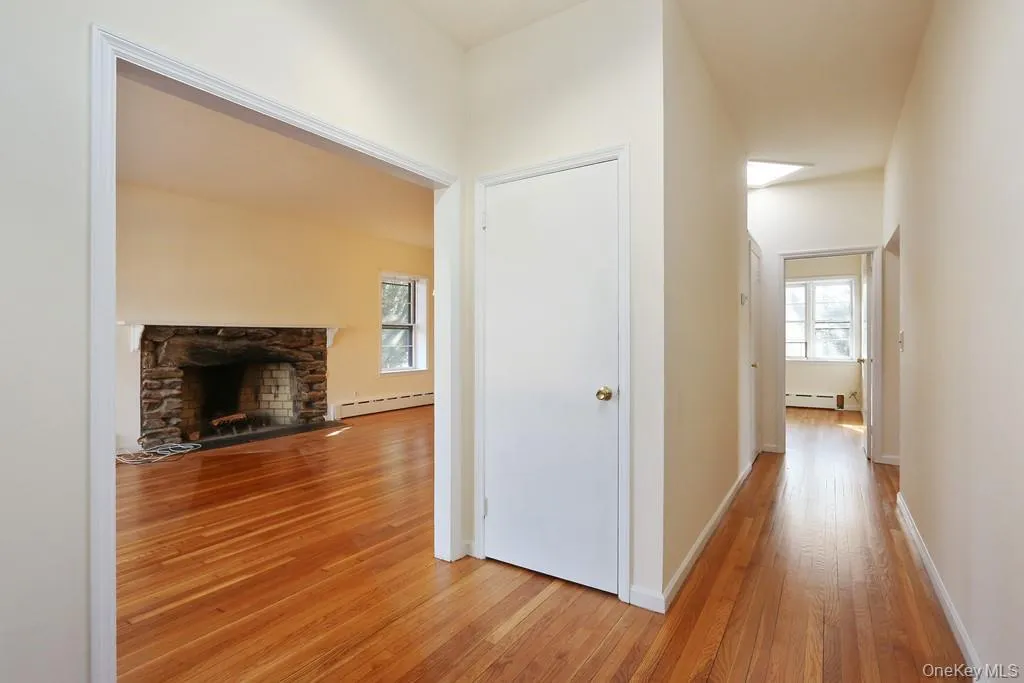 7 Saxon Woods Road, White Plains, NY, 3 Bedrooms Bedrooms, 6 Rooms Rooms,2 BathroomsBathrooms,Residential Lease,For Rent,Saxon Woods,0,1003956 7 Saxon Woods Road, White Plains, NY, 3 Bedrooms Bedrooms, 6 Rooms Rooms,2 BathroomsBathrooms,Residential Lease,For Rent,Saxon Woods,0,1003956