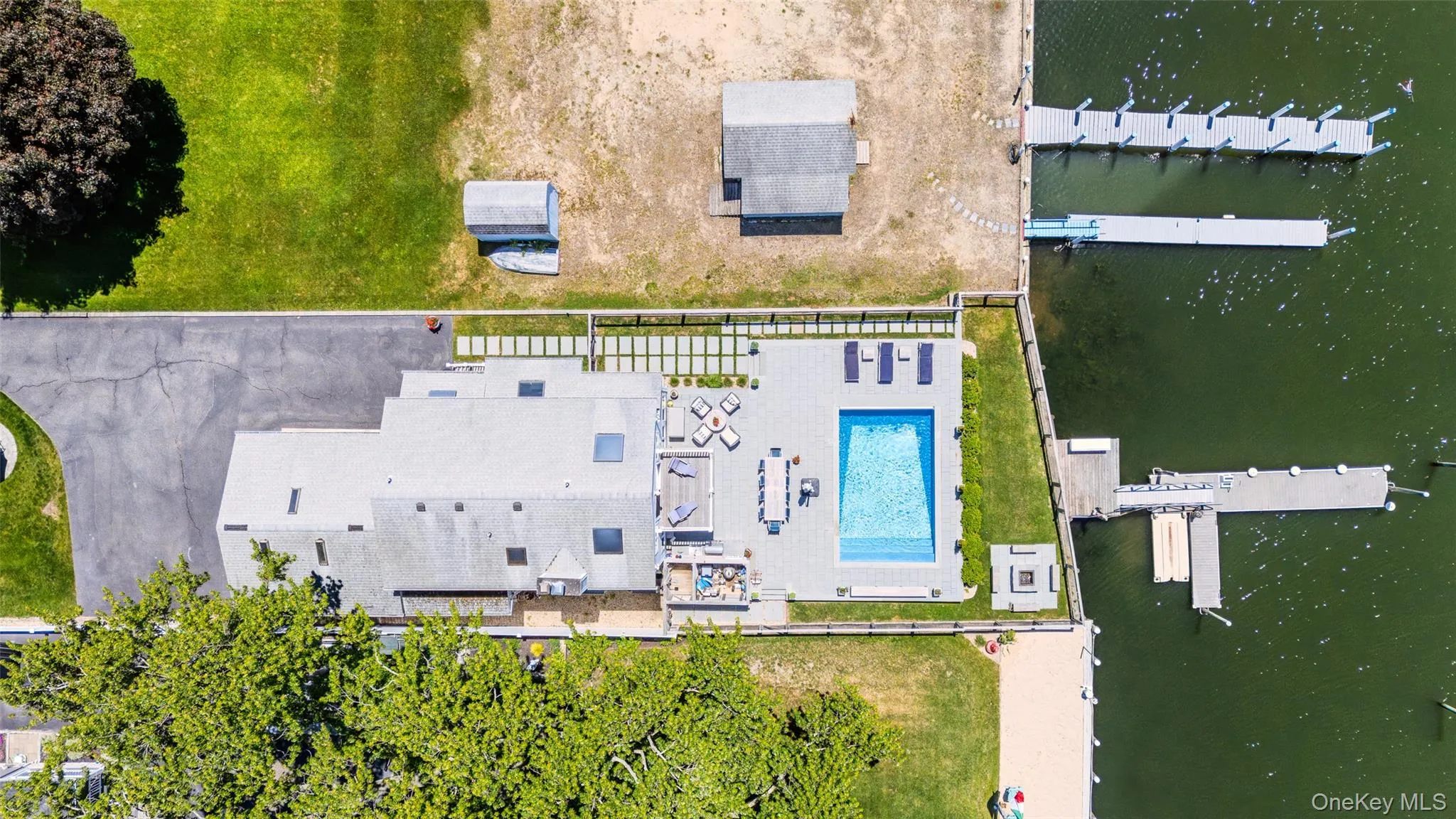 81 Beach Road, Riverhead, NY, 3 Bedrooms Bedrooms, 6 Rooms Rooms,3 BathroomsBathrooms,Residential,For Rent,Beach,0,1003959 81 Beach Road, Riverhead, NY, 3 Bedrooms Bedrooms, 6 Rooms Rooms,3 BathroomsBathrooms,Residential,For Rent,Beach,0,1003959