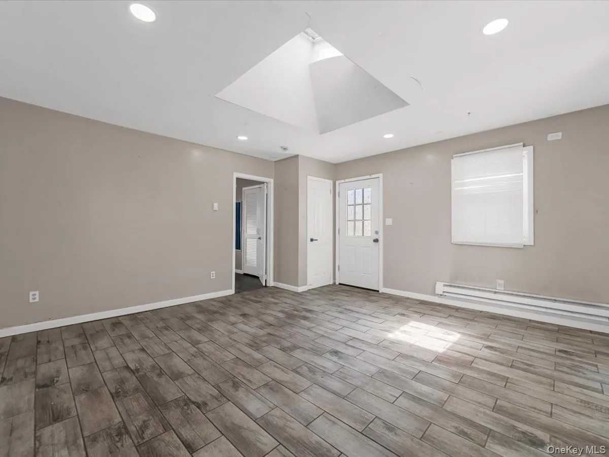 434 Alleghany Avenue, Babylon, NY, 1 Bedroom Bedrooms, 3 Rooms Rooms,1 BathroomBathrooms,Residential Lease,For Rent,Alleghany,0,1003960 434 Alleghany Avenue, Babylon, NY, 1 Bedroom Bedrooms, 3 Rooms Rooms,1 BathroomBathrooms,Residential Lease,For Rent,Alleghany,0,1003960