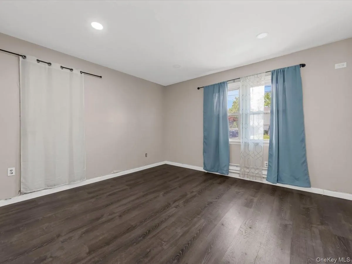 434 Alleghany Avenue, Babylon, NY, 1 Bedroom Bedrooms, 3 Rooms Rooms,1 BathroomBathrooms,Residential Lease,For Rent,Alleghany,0,1003960 434 Alleghany Avenue, Babylon, NY, 1 Bedroom Bedrooms, 3 Rooms Rooms,1 BathroomBathrooms,Residential Lease,For Rent,Alleghany,0,1003960