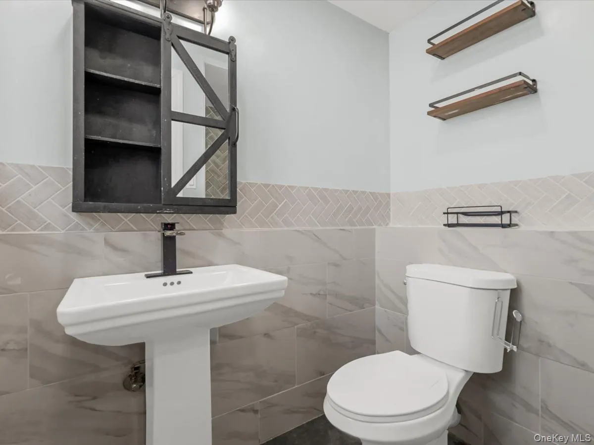 434 Alleghany Avenue, Babylon, NY, 1 Bedroom Bedrooms, 3 Rooms Rooms,1 BathroomBathrooms,Residential Lease,For Rent,Alleghany,0,1003960 434 Alleghany Avenue, Babylon, NY, 1 Bedroom Bedrooms, 3 Rooms Rooms,1 BathroomBathrooms,Residential Lease,For Rent,Alleghany,0,1003960