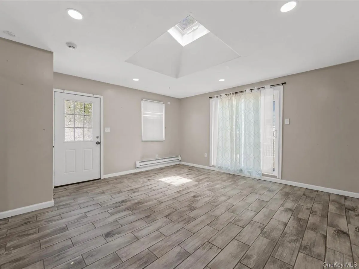 434 Alleghany Avenue, Babylon, NY, 1 Bedroom Bedrooms, 3 Rooms Rooms,1 BathroomBathrooms,Residential Lease,For Rent,Alleghany,0,1003960 434 Alleghany Avenue, Babylon, NY, 1 Bedroom Bedrooms, 3 Rooms Rooms,1 BathroomBathrooms,Residential Lease,For Rent,Alleghany,0,1003960