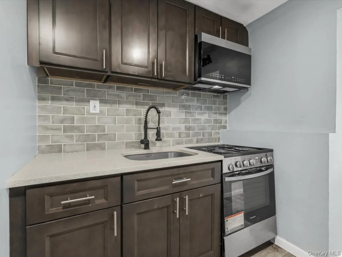434 Alleghany Avenue, Babylon, NY, 1 Bedroom Bedrooms, 3 Rooms Rooms,1 BathroomBathrooms,Residential Lease,For Rent,Alleghany,0,1003960 434 Alleghany Avenue, Babylon, NY, 1 Bedroom Bedrooms, 3 Rooms Rooms,1 BathroomBathrooms,Residential Lease,For Rent,Alleghany,0,1003960