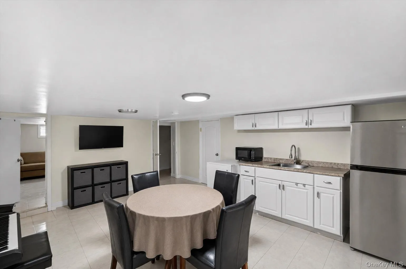2919 Wellman Avenue, New York, NY, 3 Bedrooms Bedrooms, 5 Rooms Rooms,1 BathroomBathrooms,Residential,For Rent,Wellman,0,1003978 2919 Wellman Avenue, New York, NY, 3 Bedrooms Bedrooms, 5 Rooms Rooms,1 BathroomBathrooms,Residential,For Rent,Wellman,0,1003978