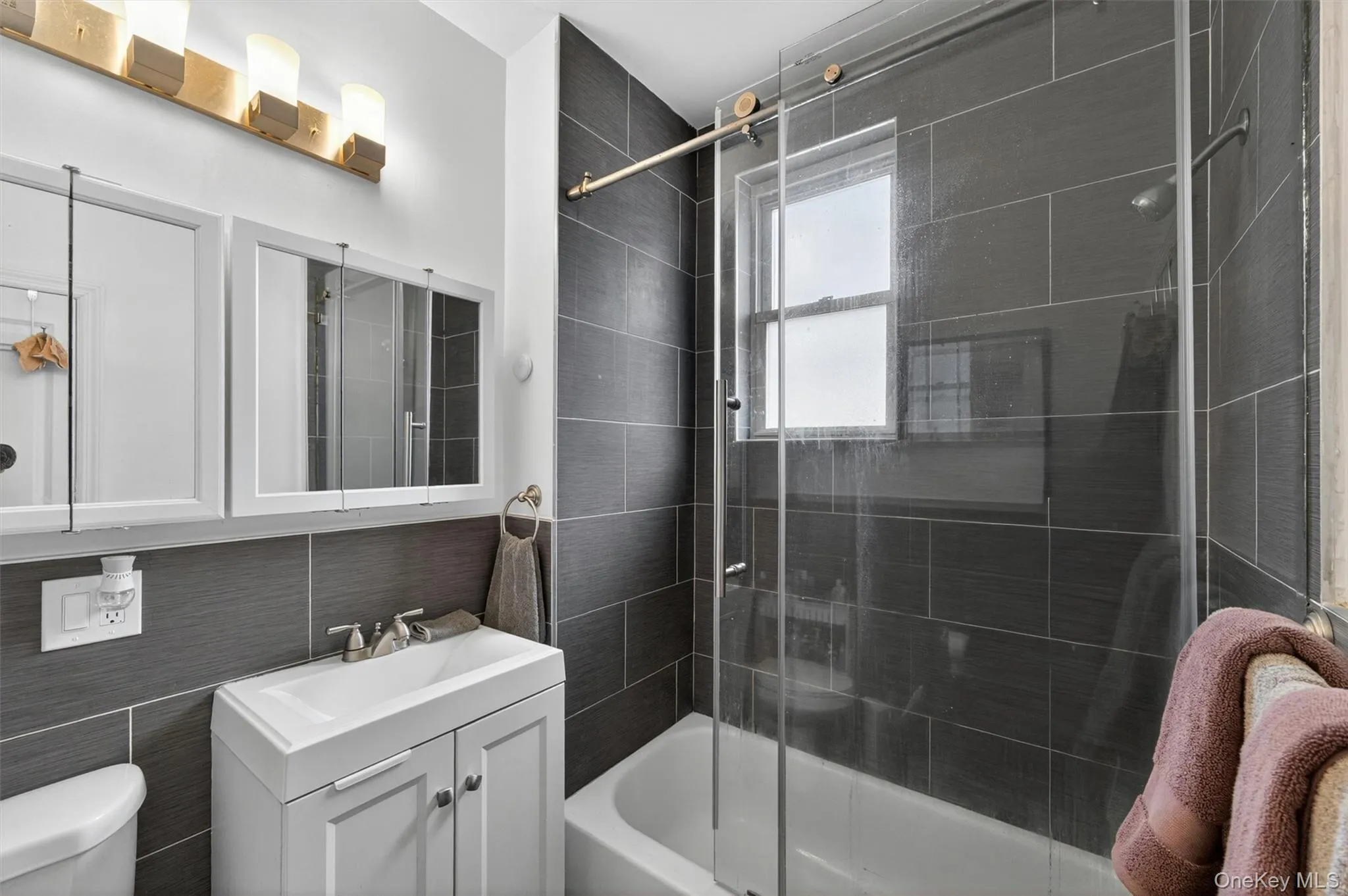 2919 Wellman Avenue, New York, NY, 3 Bedrooms Bedrooms, 5 Rooms Rooms,1 BathroomBathrooms,Residential,For Rent,Wellman,0,1003978 2919 Wellman Avenue, New York, NY, 3 Bedrooms Bedrooms, 5 Rooms Rooms,1 BathroomBathrooms,Residential,For Rent,Wellman,0,1003978