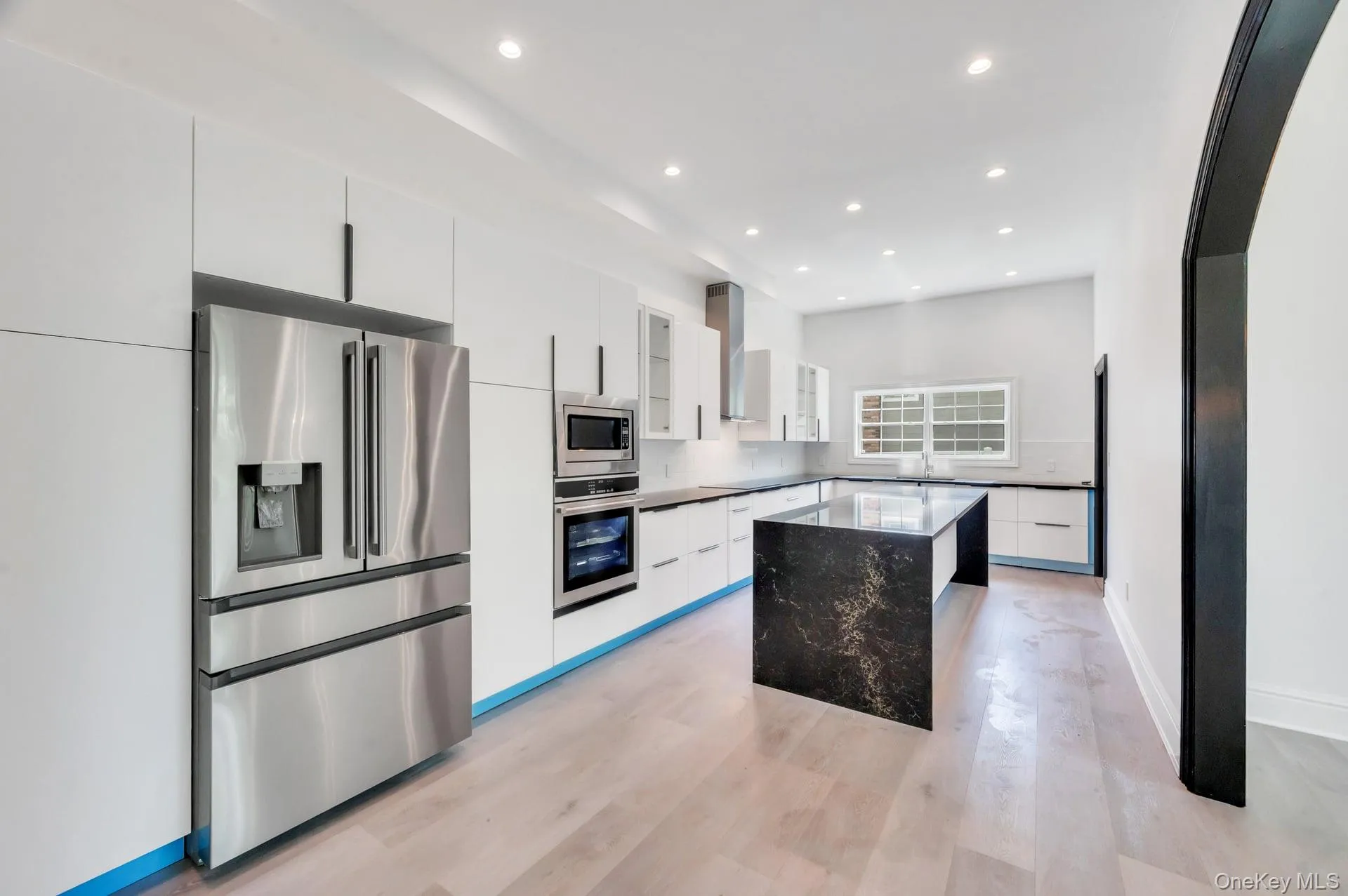 11 Amboy Lane, Brookhaven, NY, 4 Bedrooms Bedrooms, 7 Rooms Rooms,5 BathroomsBathrooms,Residential,For Rent,Amboy,0,1003980 11 Amboy Lane, Brookhaven, NY, 4 Bedrooms Bedrooms, 7 Rooms Rooms,5 BathroomsBathrooms,Residential,For Rent,Amboy,0,1003980