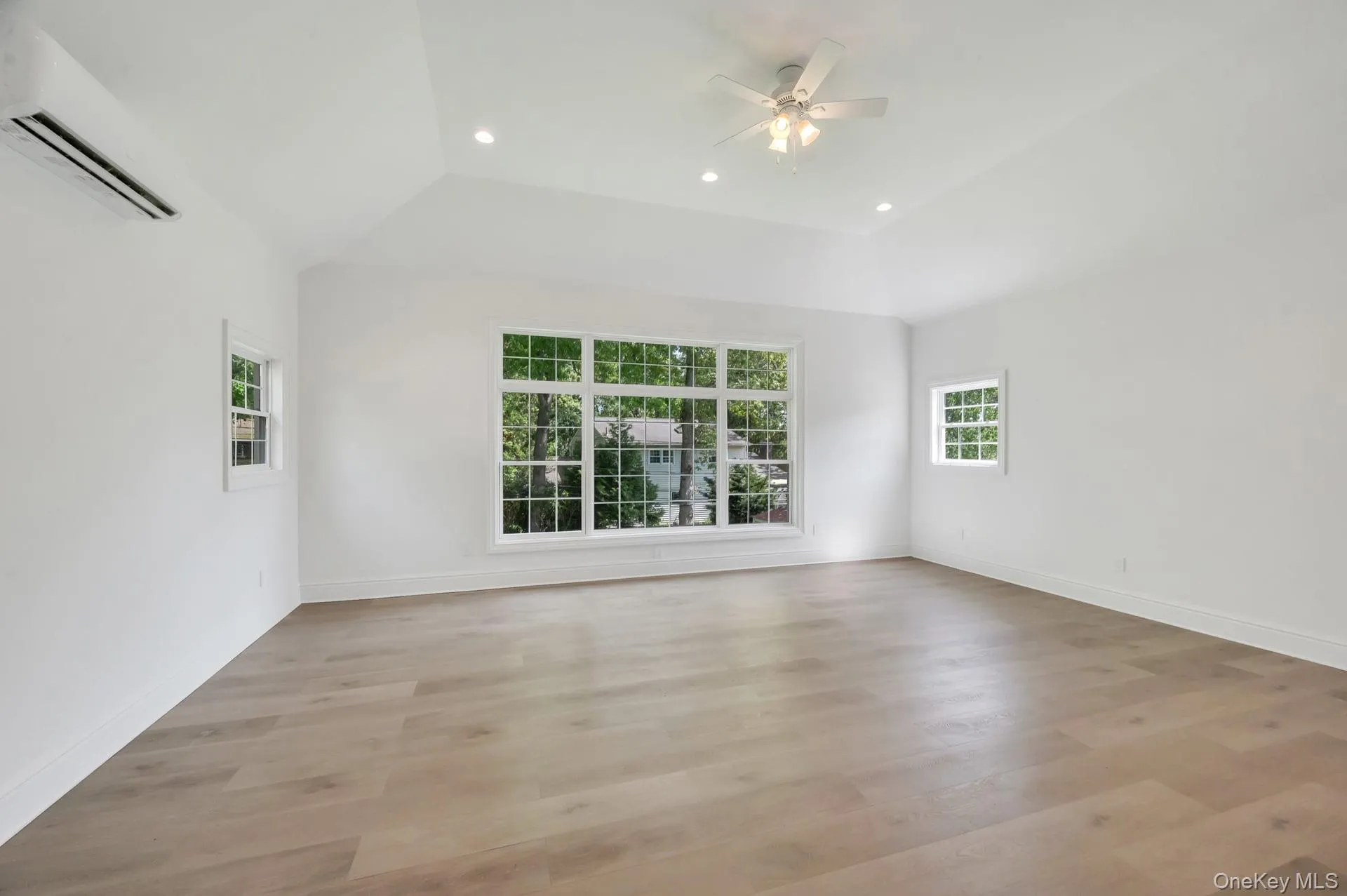 11 Amboy Lane, Brookhaven, NY, 4 Bedrooms Bedrooms, 7 Rooms Rooms,5 BathroomsBathrooms,Residential,For Rent,Amboy,0,1003980 11 Amboy Lane, Brookhaven, NY, 4 Bedrooms Bedrooms, 7 Rooms Rooms,5 BathroomsBathrooms,Residential,For Rent,Amboy,0,1003980