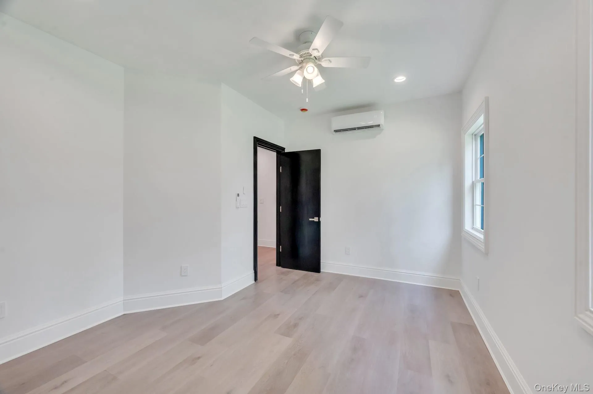 11 Amboy Lane, Brookhaven, NY, 4 Bedrooms Bedrooms, 7 Rooms Rooms,5 BathroomsBathrooms,Residential,For Rent,Amboy,0,1003980 11 Amboy Lane, Brookhaven, NY, 4 Bedrooms Bedrooms, 7 Rooms Rooms,5 BathroomsBathrooms,Residential,For Rent,Amboy,0,1003980
