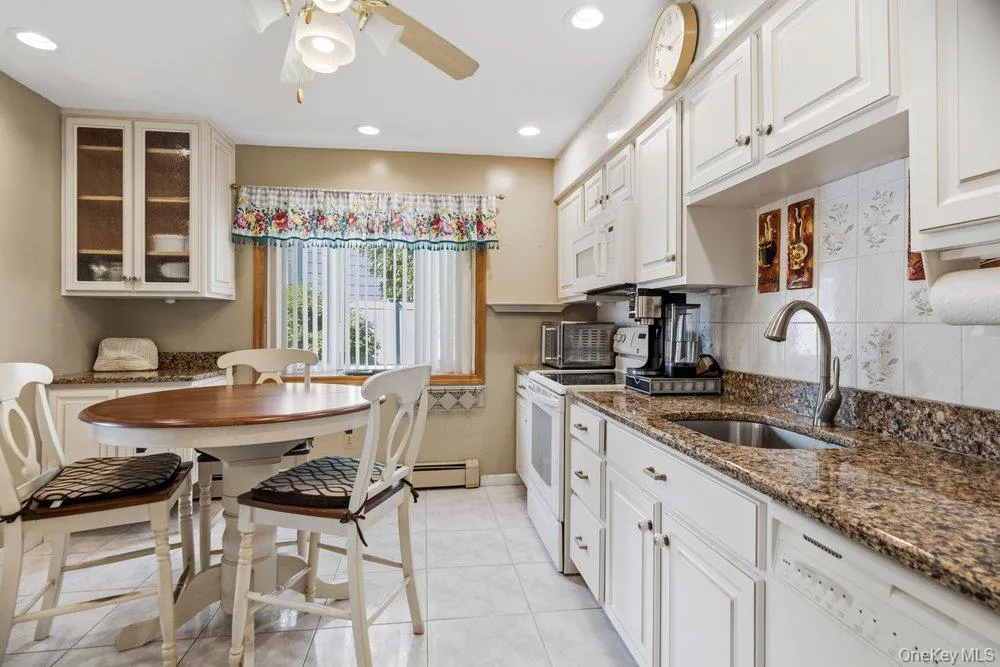 48 Lawrence Avenue, Brookhaven, NY, 4 Bedrooms Bedrooms, 10 Rooms Rooms,1 BathroomBathrooms,Residential,For Rent,Lawrence,0,1003982 48 Lawrence Avenue, Brookhaven, NY, 4 Bedrooms Bedrooms, 10 Rooms Rooms,1 BathroomBathrooms,Residential,For Rent,Lawrence,0,1003982