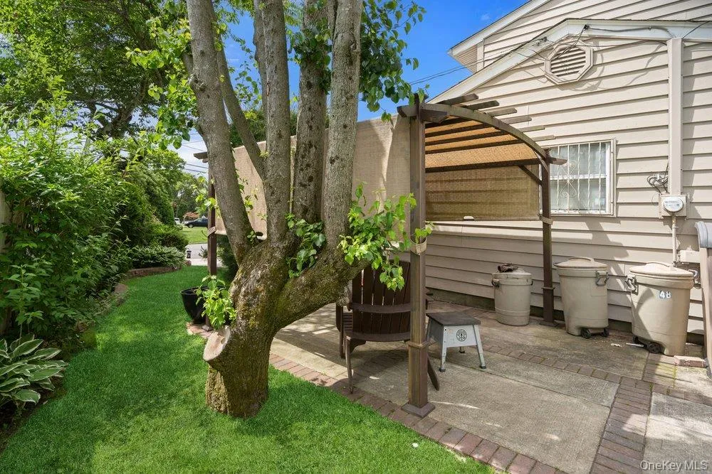 48 Lawrence Avenue, Brookhaven, NY, 4 Bedrooms Bedrooms, 10 Rooms Rooms,1 BathroomBathrooms,Residential,For Rent,Lawrence,0,1003982 48 Lawrence Avenue, Brookhaven, NY, 4 Bedrooms Bedrooms, 10 Rooms Rooms,1 BathroomBathrooms,Residential,For Rent,Lawrence,0,1003982