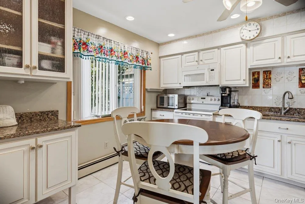 48 Lawrence Avenue, Brookhaven, NY, 4 Bedrooms Bedrooms, 10 Rooms Rooms,1 BathroomBathrooms,Residential,For Rent,Lawrence,0,1003982 48 Lawrence Avenue, Brookhaven, NY, 4 Bedrooms Bedrooms, 10 Rooms Rooms,1 BathroomBathrooms,Residential,For Rent,Lawrence,0,1003982