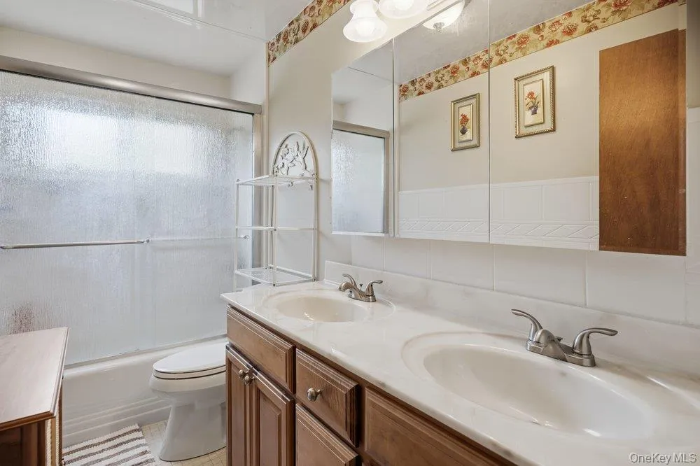 48 Lawrence Avenue, Brookhaven, NY, 4 Bedrooms Bedrooms, 10 Rooms Rooms,1 BathroomBathrooms,Residential,For Rent,Lawrence,0,1003982 48 Lawrence Avenue, Brookhaven, NY, 4 Bedrooms Bedrooms, 10 Rooms Rooms,1 BathroomBathrooms,Residential,For Rent,Lawrence,0,1003982