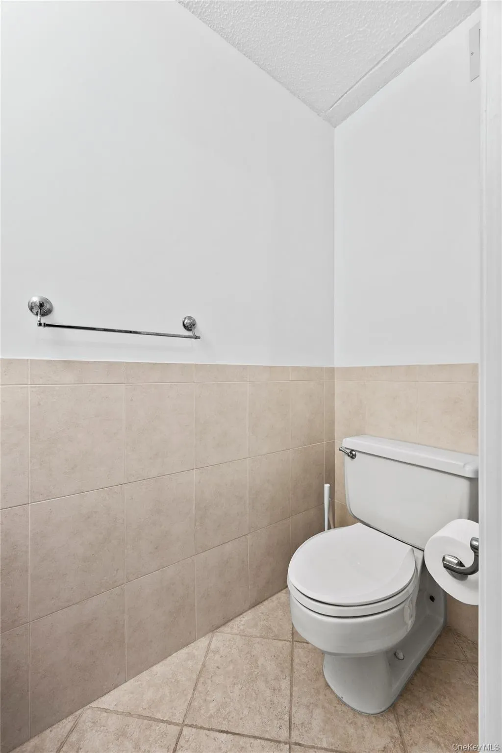 Powder room. Powder room.