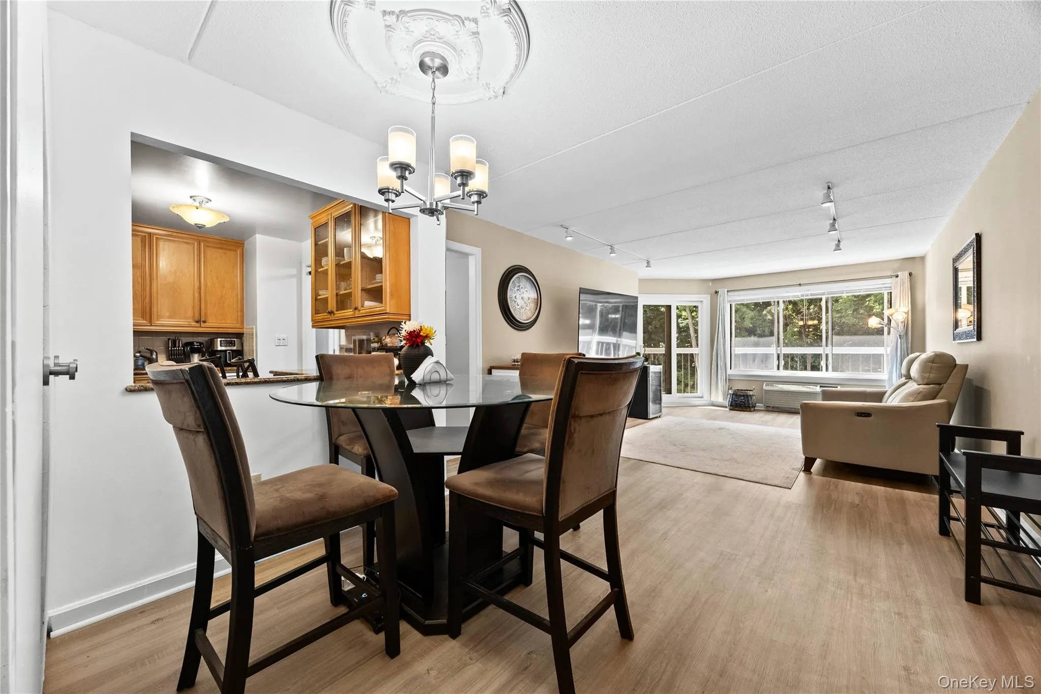 Dining area. Dining area.