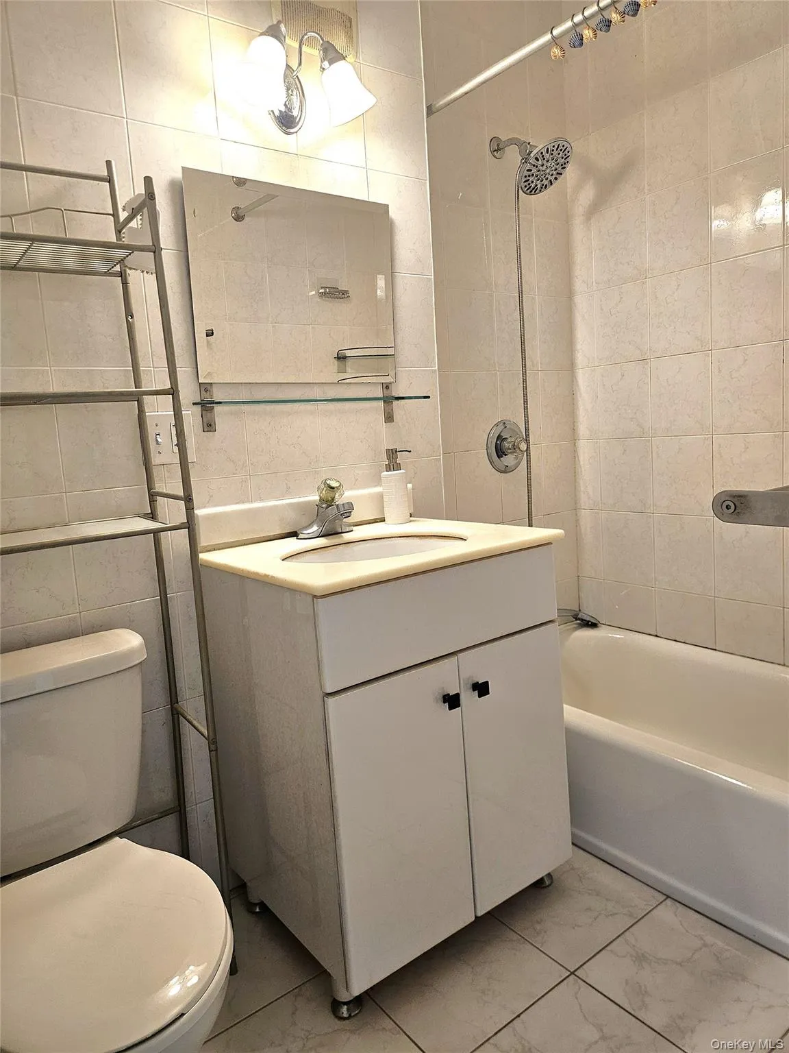 98-25 64th Road, New York, NY, 1 Bedroom Bedrooms, 4 Rooms Rooms,1 BathroomBathrooms,Residential Lease,For Rent,64th,0,1003991 98-25 64th Road, New York, NY, 1 Bedroom Bedrooms, 4 Rooms Rooms,1 BathroomBathrooms,Residential Lease,For Rent,64th,0,1003991